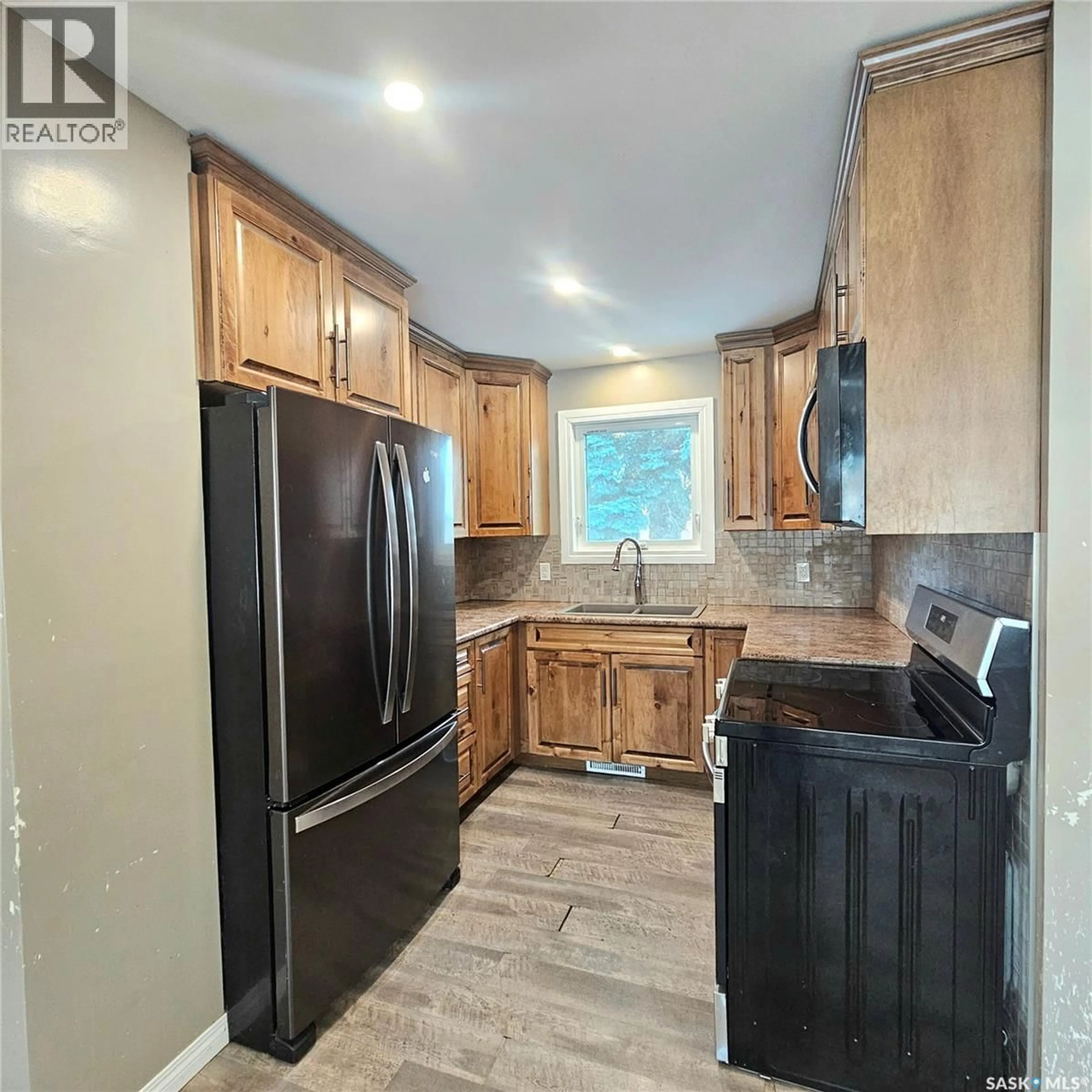 Unknown for 323 THOMPSON STREET, Herbert Saskatchewan S0H2A0