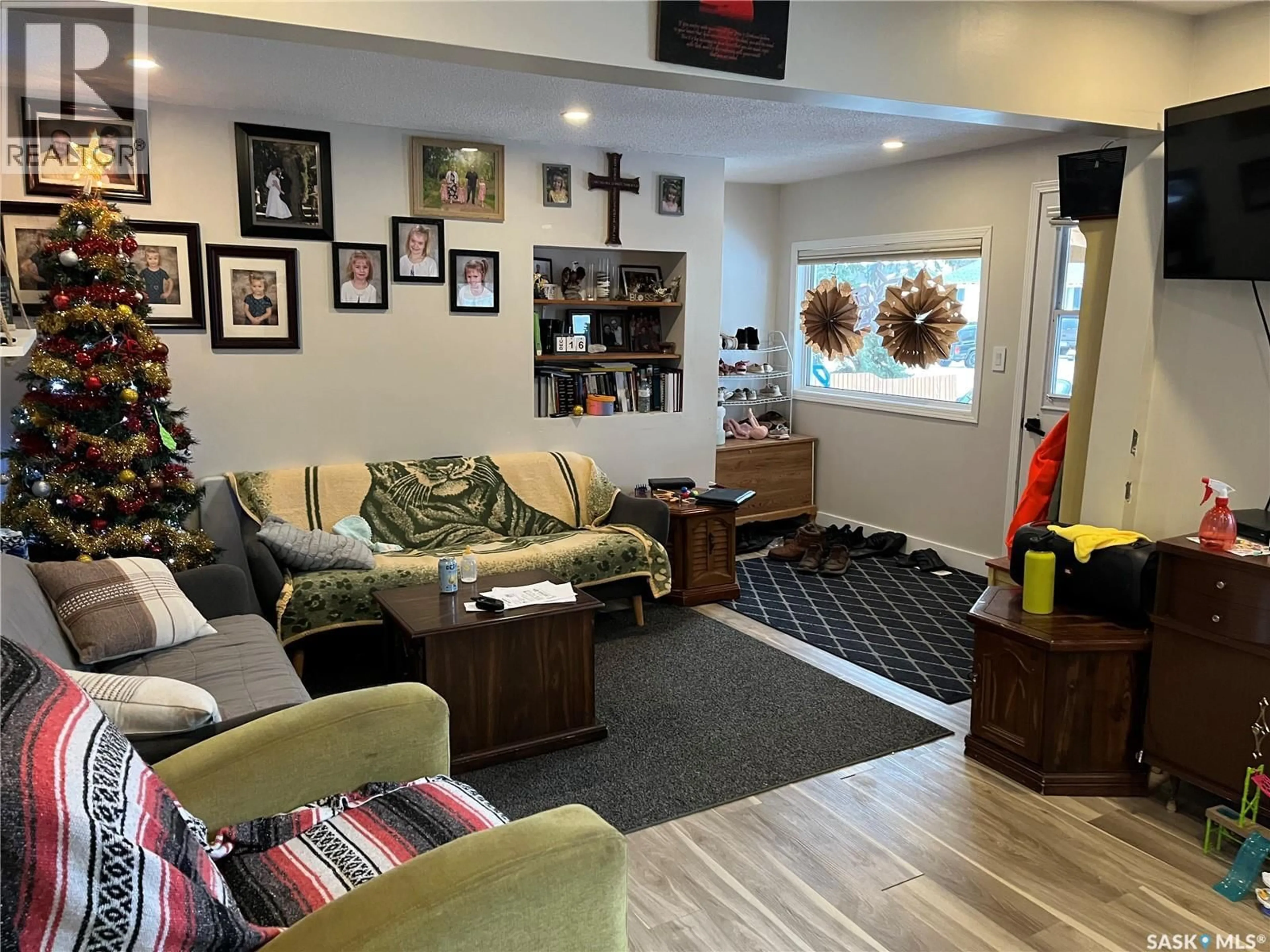 Living room with furniture, unknown for 220 5TH AVENUE, Gravelbourg Saskatchewan S0H1X0