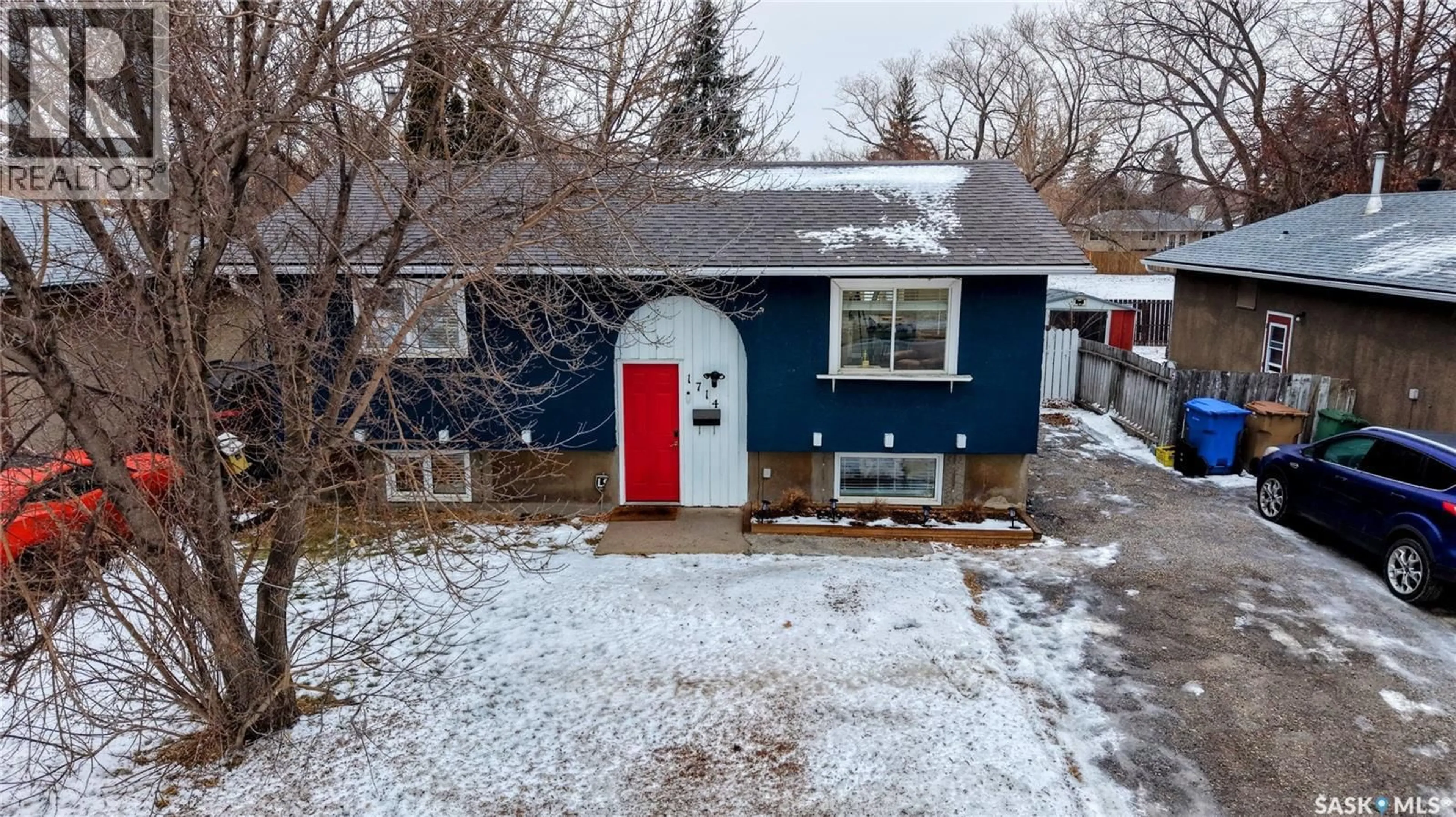 A pic from outside/outdoor area/front of a property/back of a property/a pic from drone, street for 1714 7TH AVENUE, Regina Saskatchewan S4N4H1