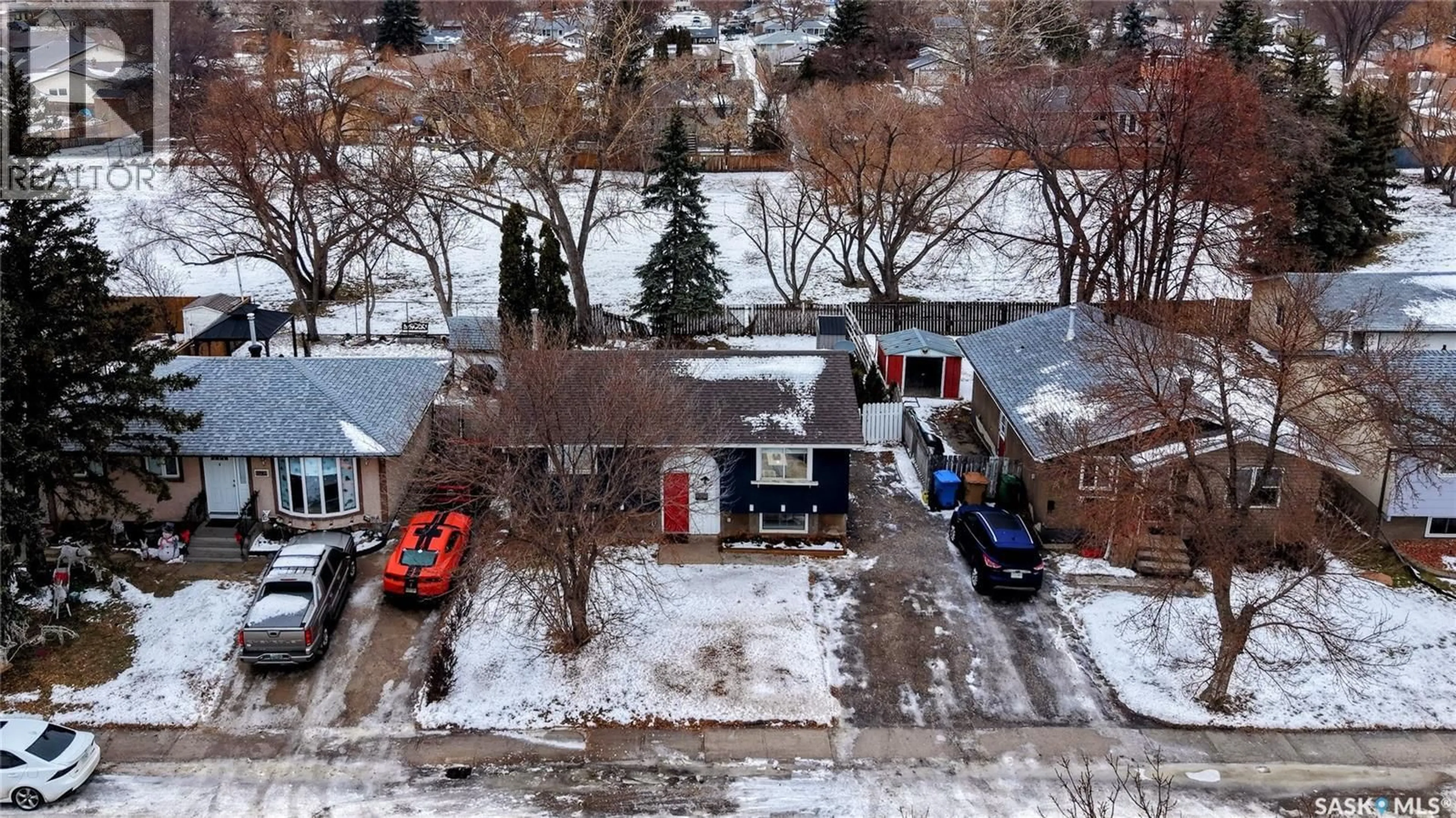 A pic from outside/outdoor area/front of a property/back of a property/a pic from drone, street for 1714 7TH AVENUE, Regina Saskatchewan S4N4H1