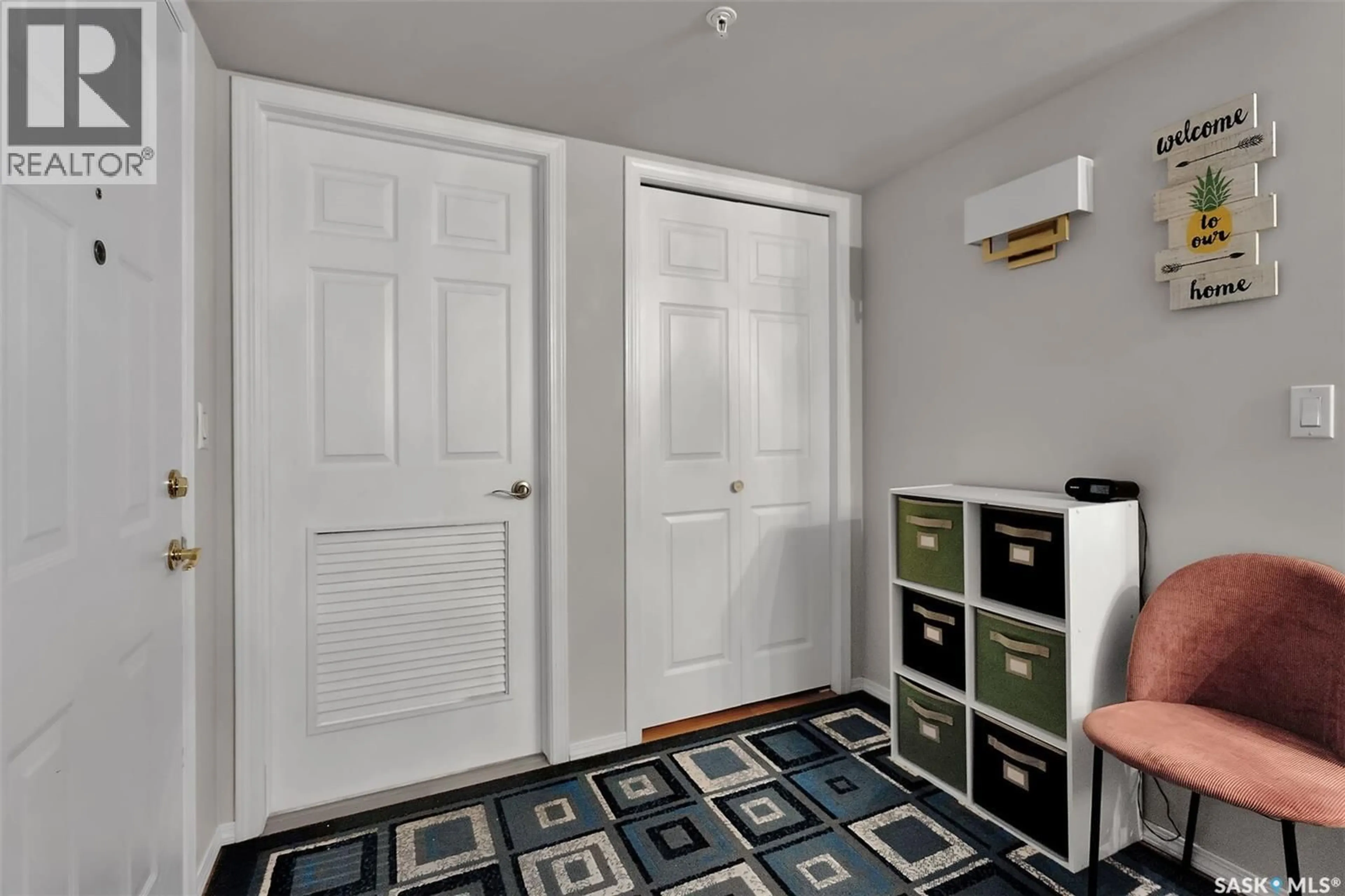 Indoor entryway for 110 2300 TELL PLACE, Regina Saskatchewan S4V3C3