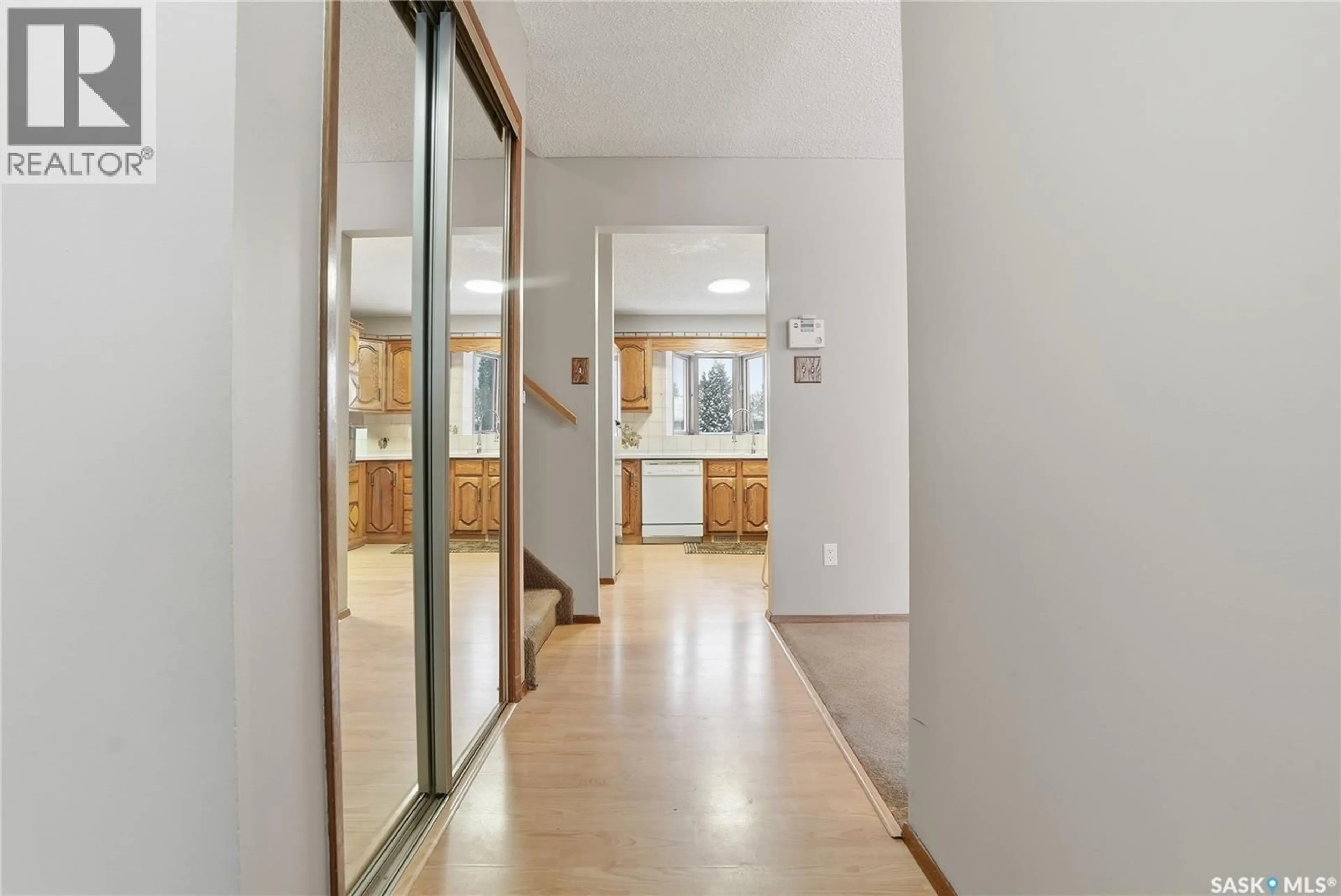 Indoor foyer for 242 THAIN WAY, Saskatoon Saskatchewan S7K6T2