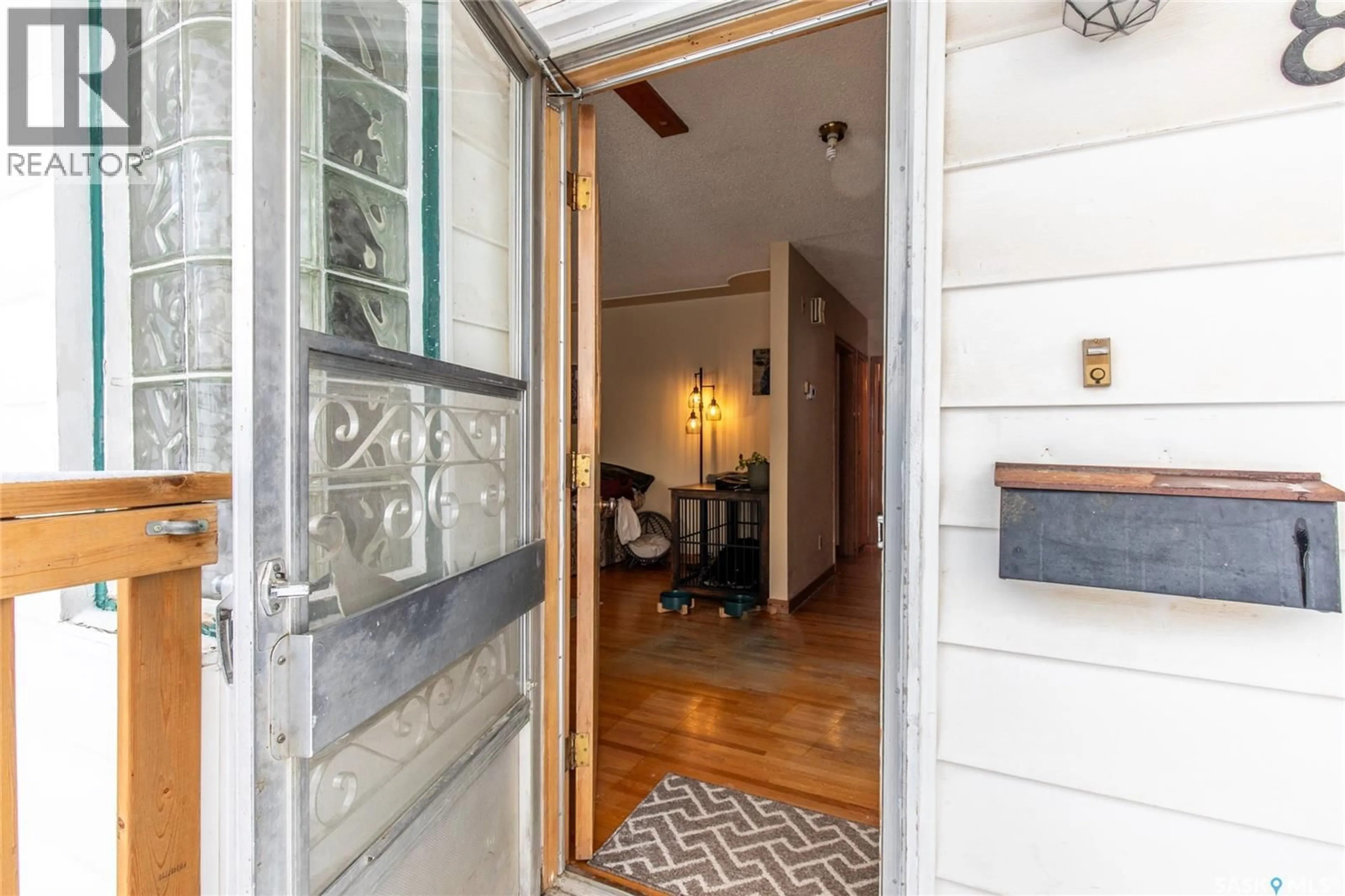 Indoor entryway for 836 KEITH STREET, Moose Jaw Saskatchewan S6H5R4