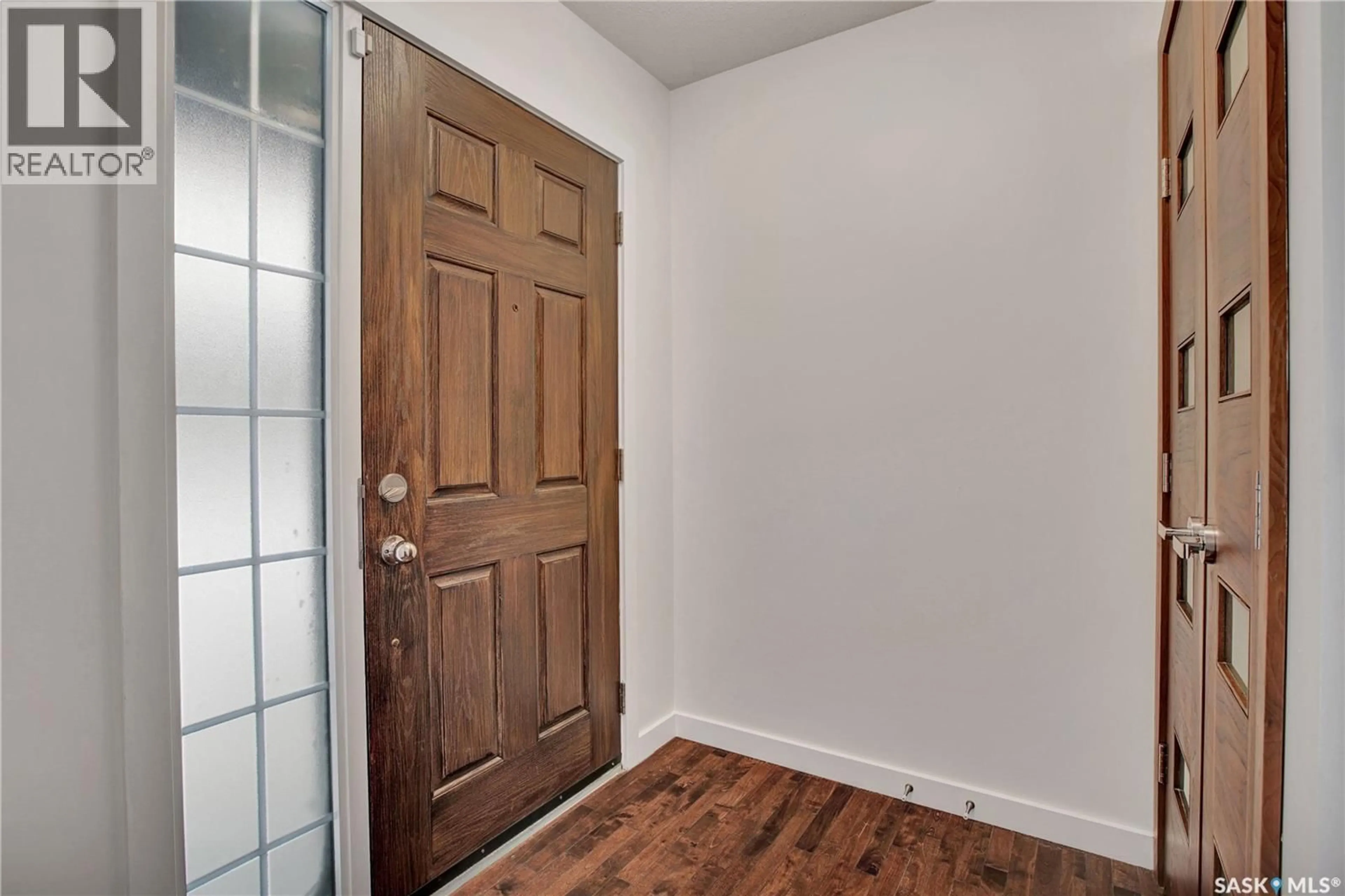 Indoor entryway for 607 - 1303 PATON CRESCENT, Saskatoon Saskatchewan S7W0P7