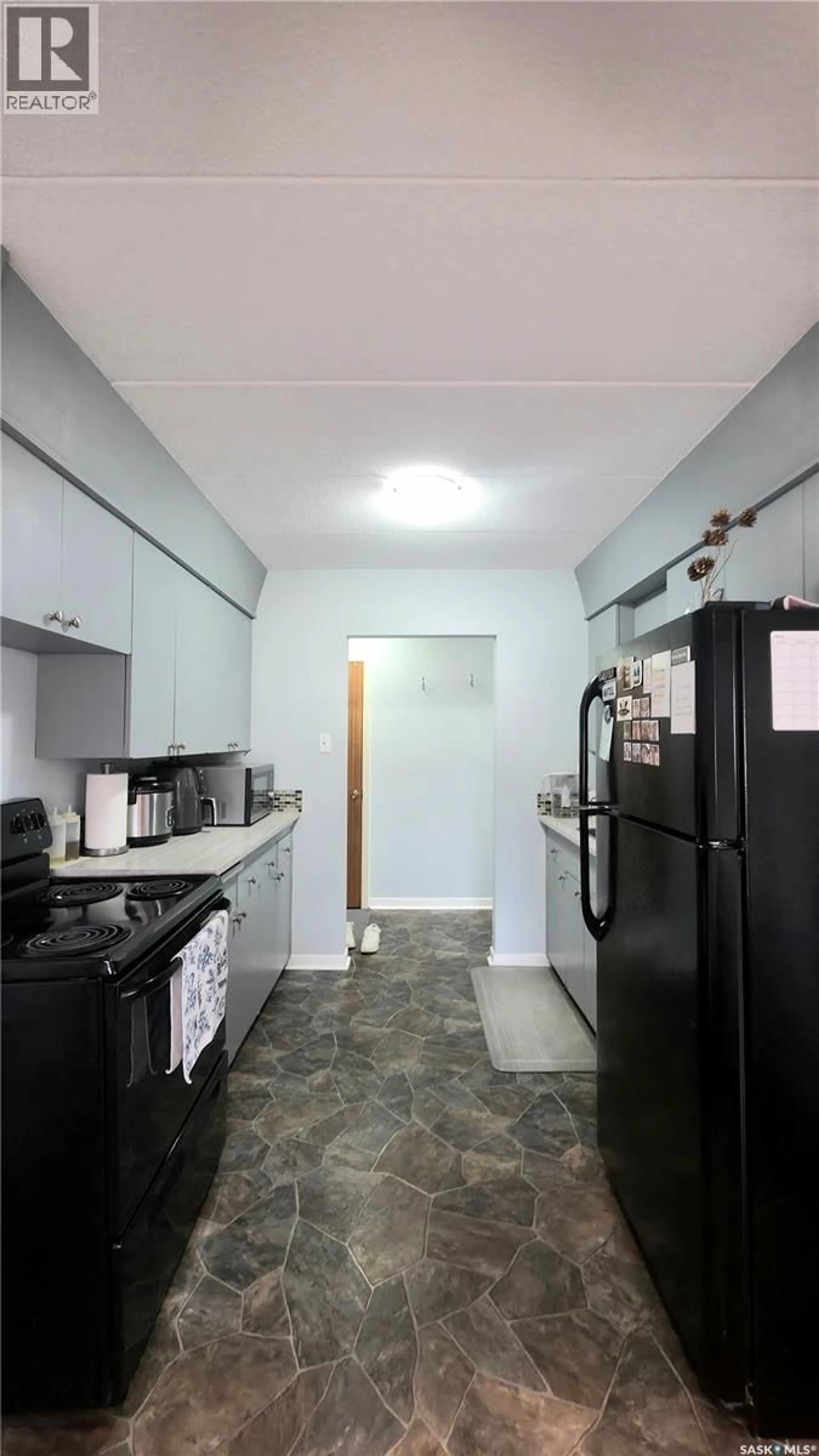 Standard kitchen, unknown for 17 - 2620 5TH AVENUE N, Regina Saskatchewan S4R5E5