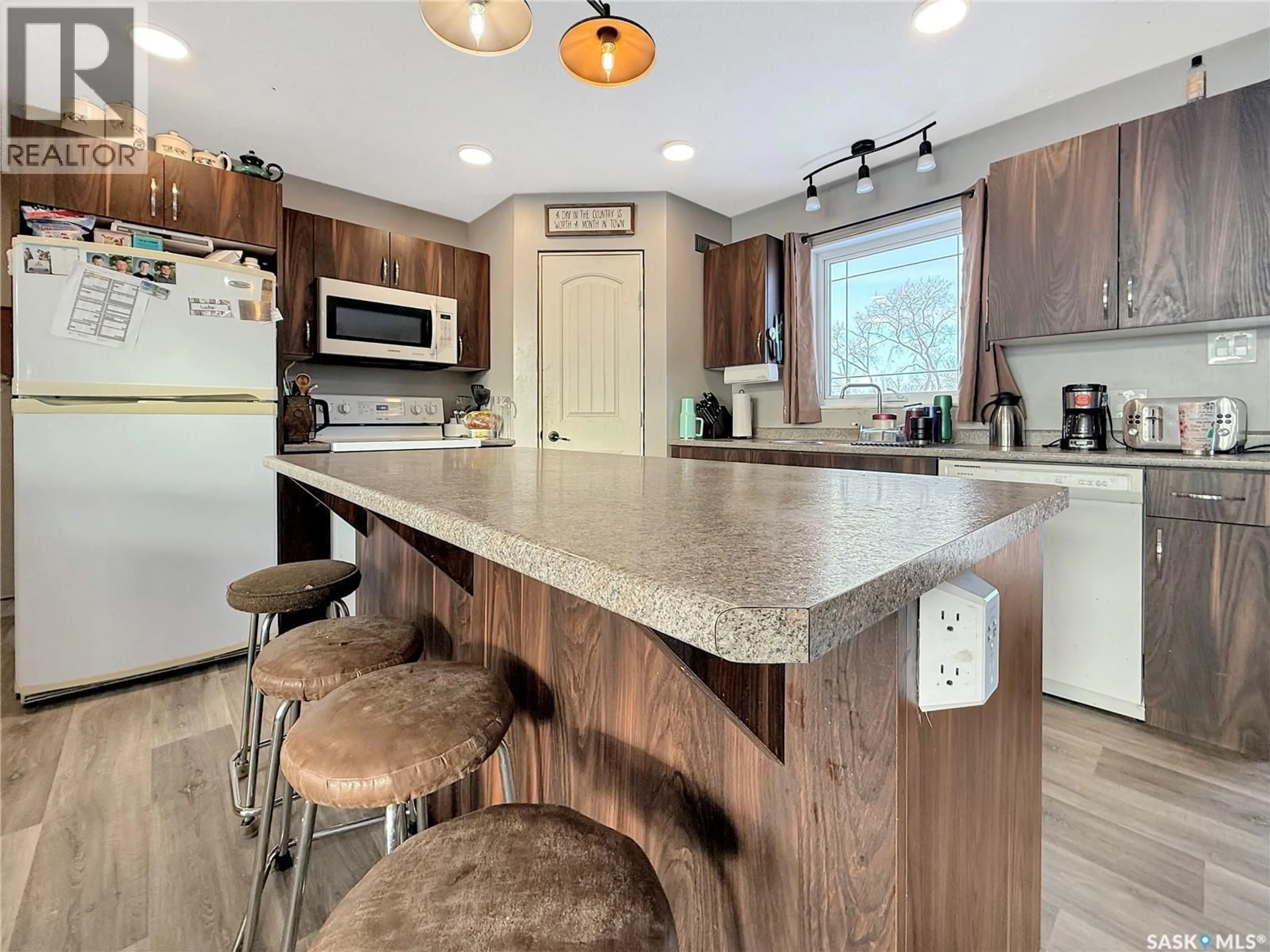 Open concept kitchen, unknown for PADDOCKWOOD ACREAGE, Paddockwood Rm No. 520 Saskatchewan S0J1Z0