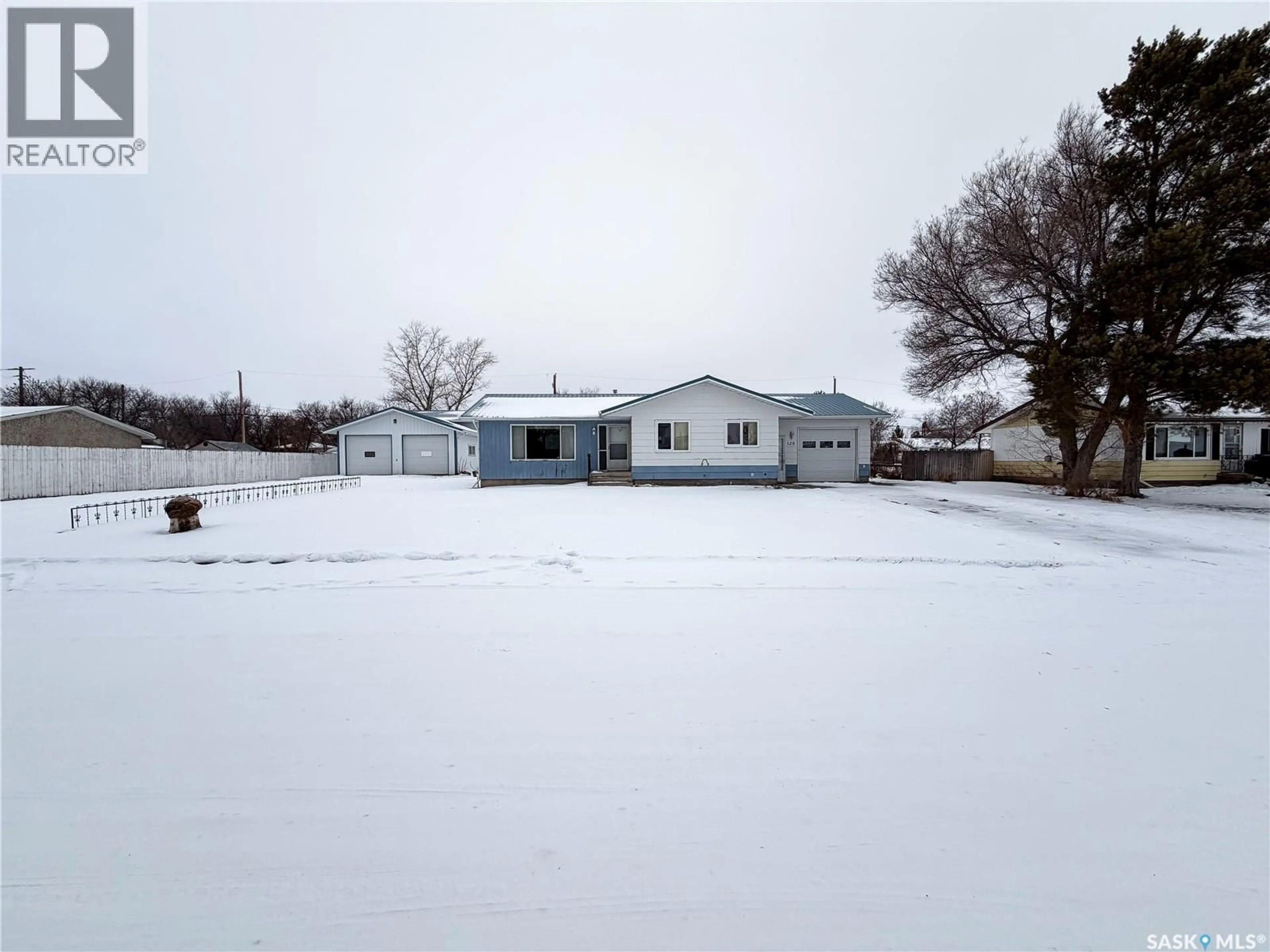 A pic from outside/outdoor area/front of a property/back of a property/a pic from drone, street for E - 120 6TH STREET, Ponteix Saskatchewan S0N1Z0