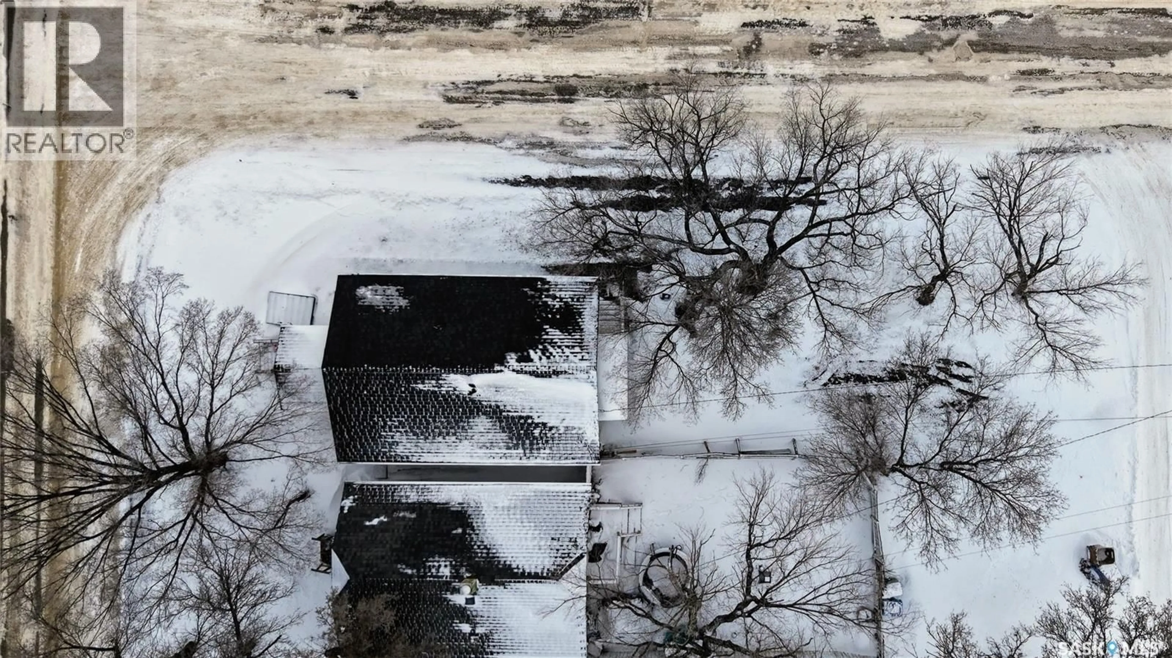 A pic from outside/outdoor area/front of a property/back of a property/a pic from drone, street for 1578 ELPHINSTONE STREET, Regina Saskatchewan S4T3M8