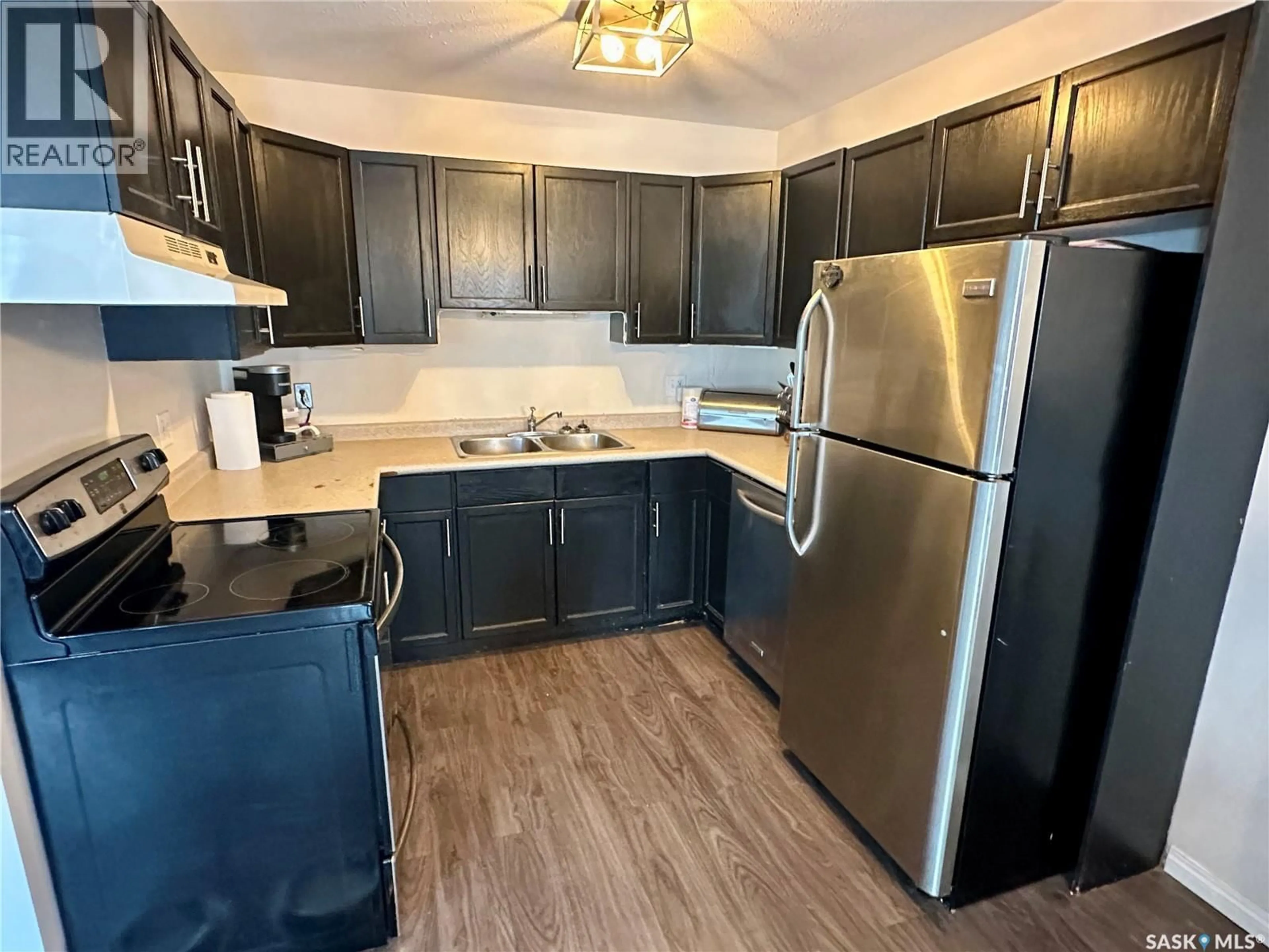 Standard kitchen, unknown for 223 LOCHRIE CRESCENT, Saskatoon Saskatchewan S7M5E3