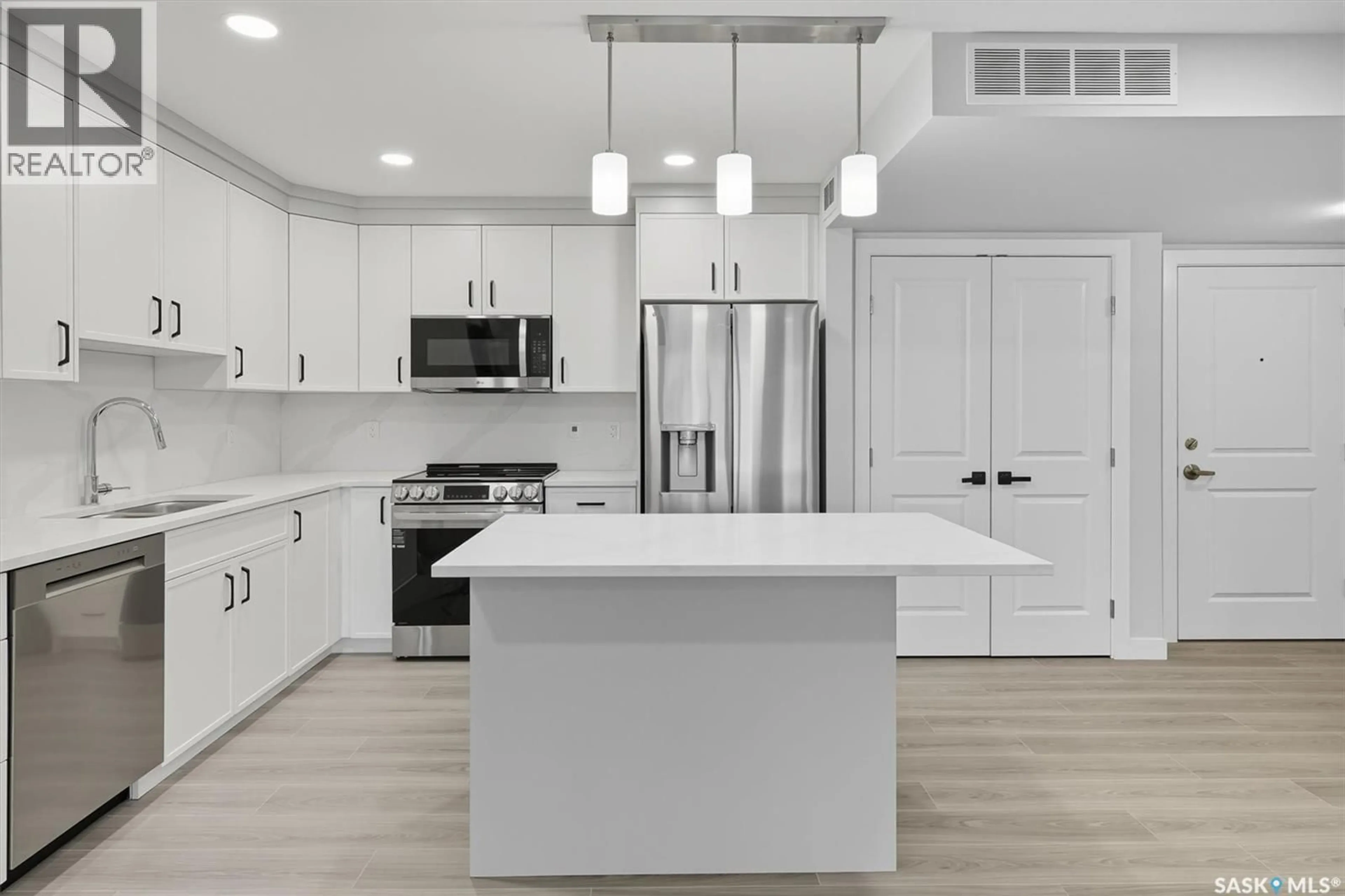 Open concept kitchen, unknown for 208 - 318 108TH STREET, Saskatoon Saskatchewan S7N1P8