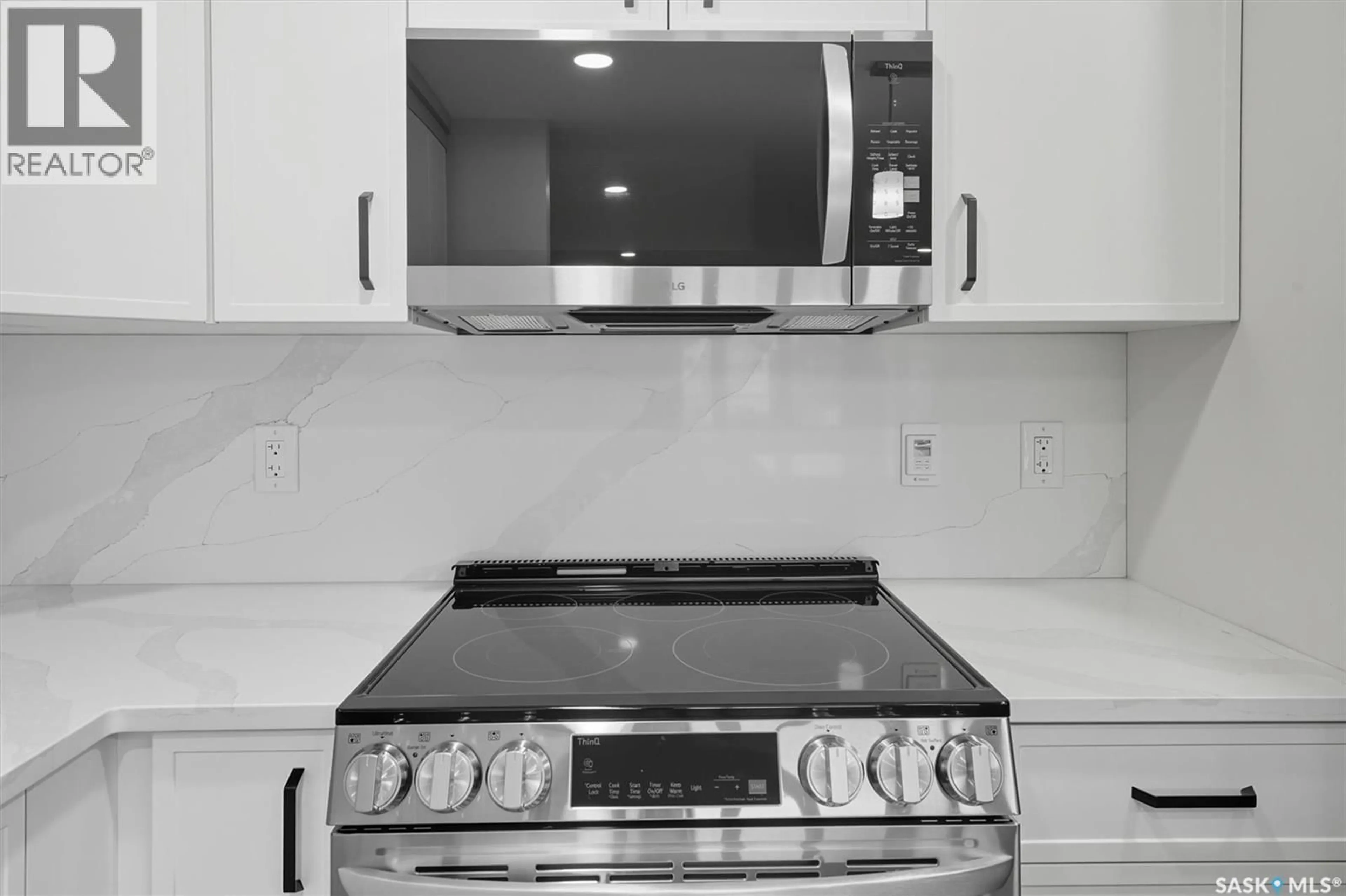 Standard kitchen, unknown for 208 - 318 108TH STREET, Saskatoon Saskatchewan S7N1P8