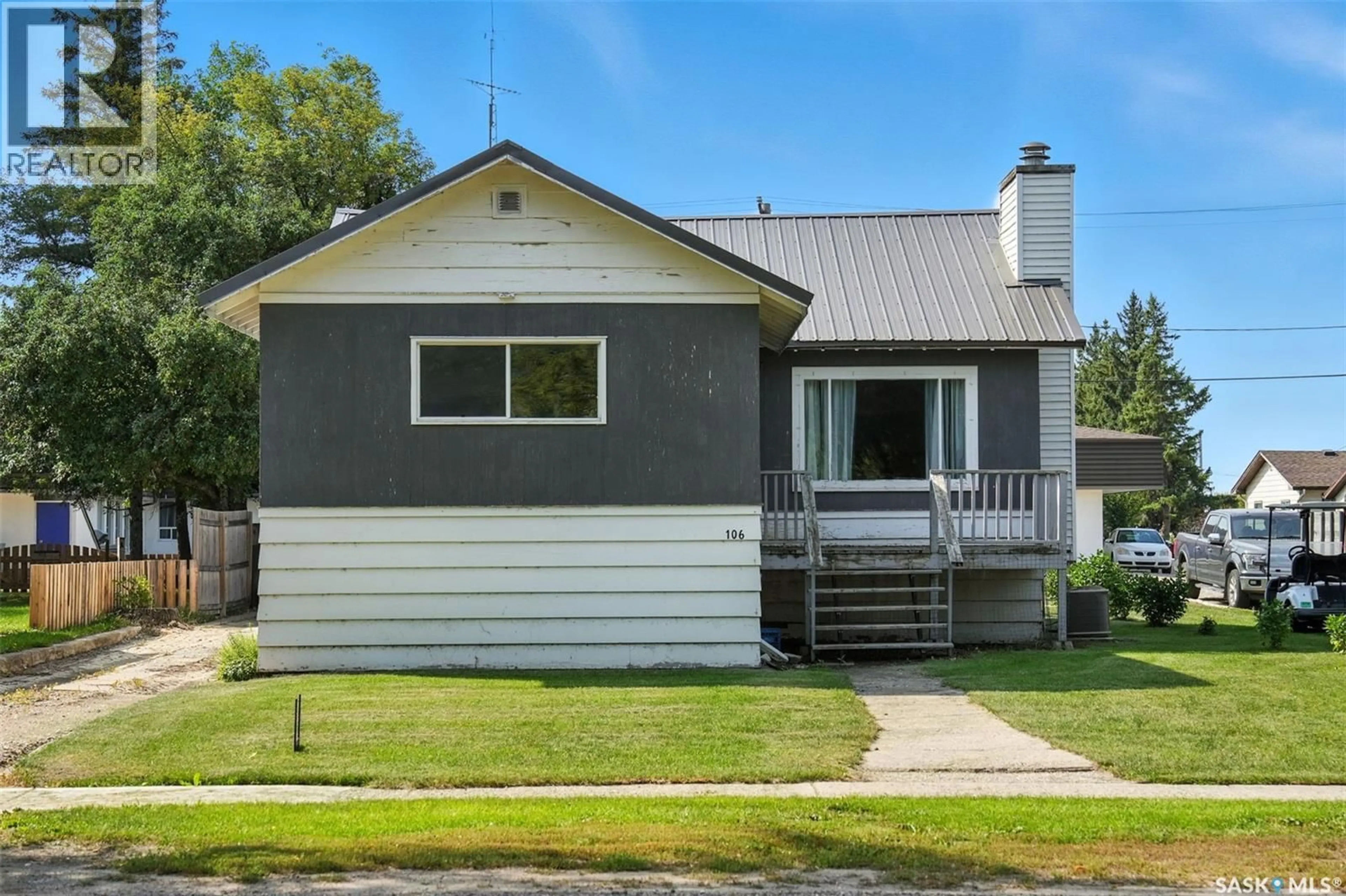 Home with vinyl exterior material, street for 106 3RD AVENUE, Nokomis Saskatchewan S0G3R0