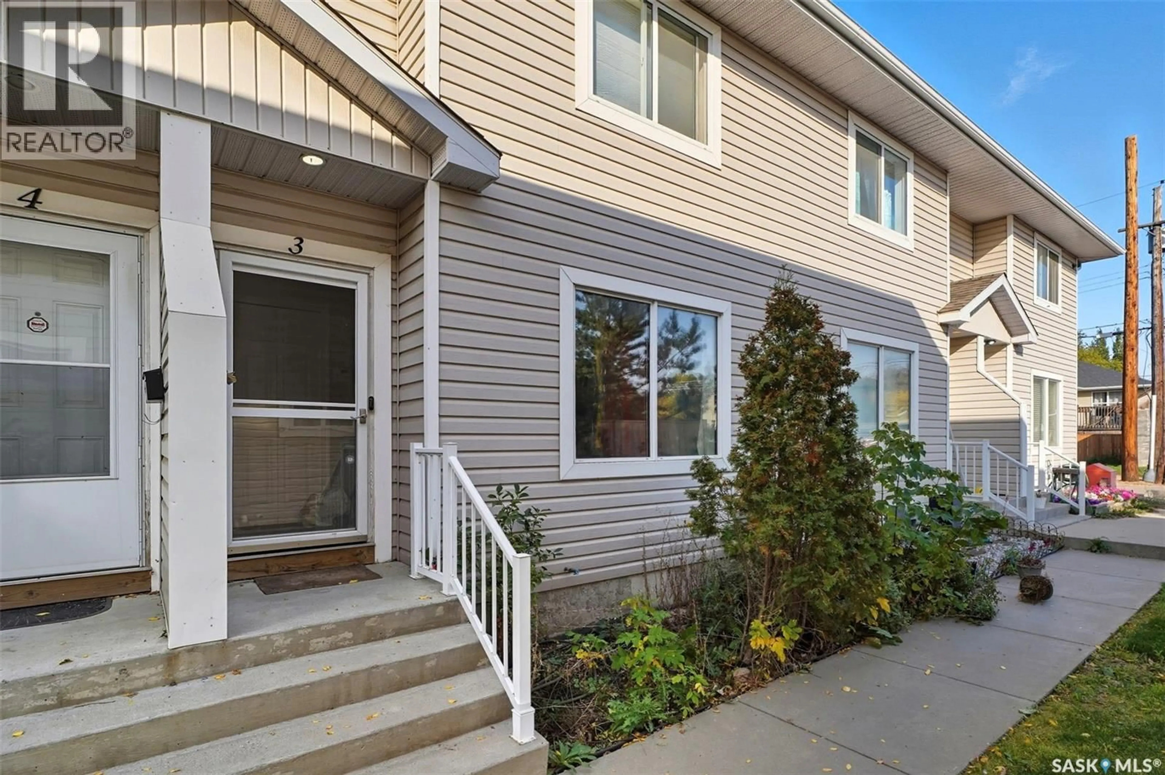 Home with vinyl exterior material, street for N - 3 802 K AVENUE, Saskatoon Saskatchewan S7L2N1