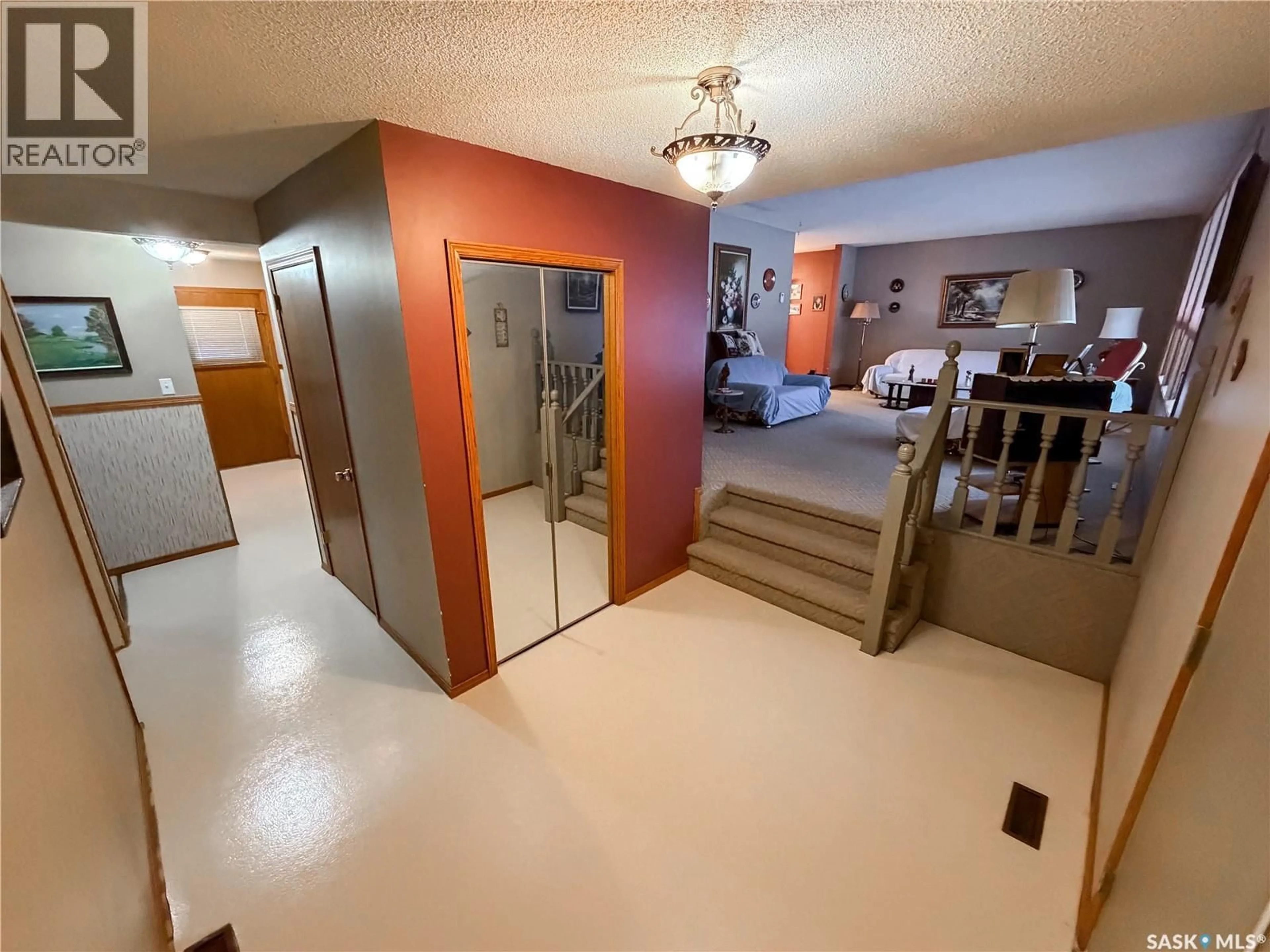 Unknown for 594 5TH STREET, Shaunavon Saskatchewan S0N2M0