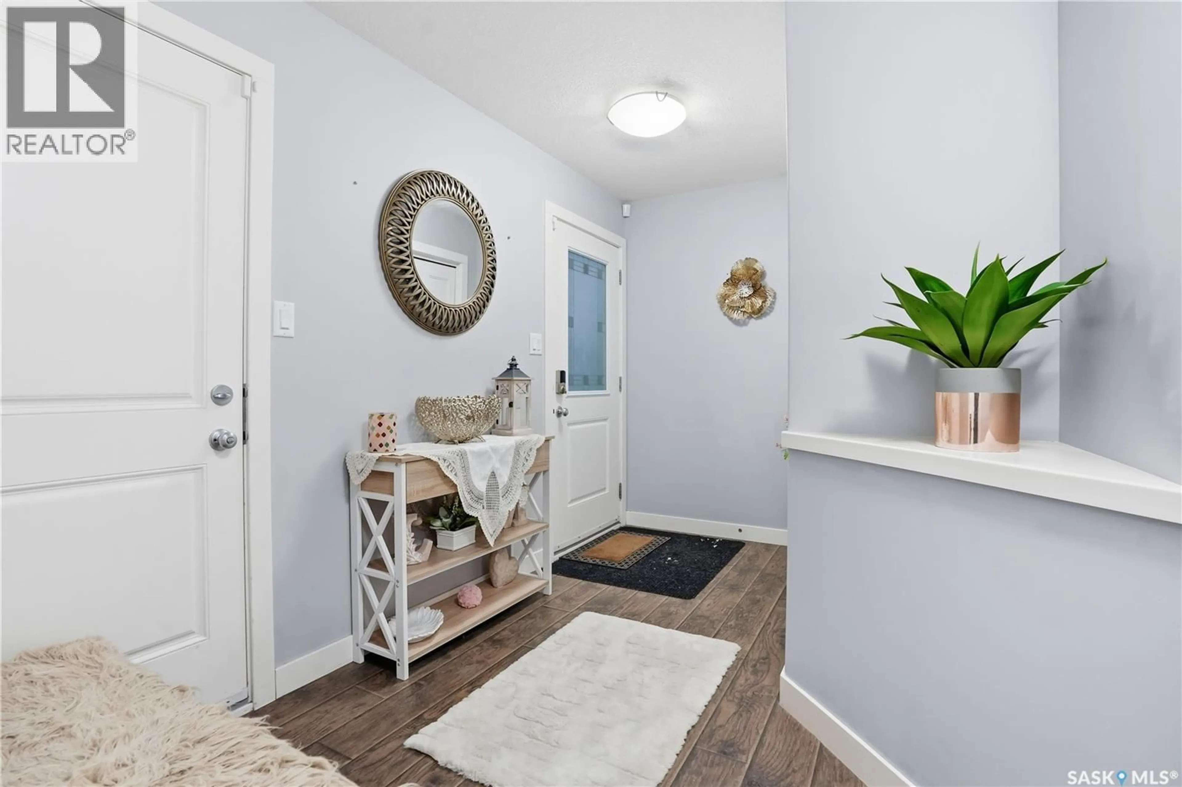 Indoor entryway for 2842 MAKOWSKY CRESCENT, Regina Saskatchewan S4X0M4