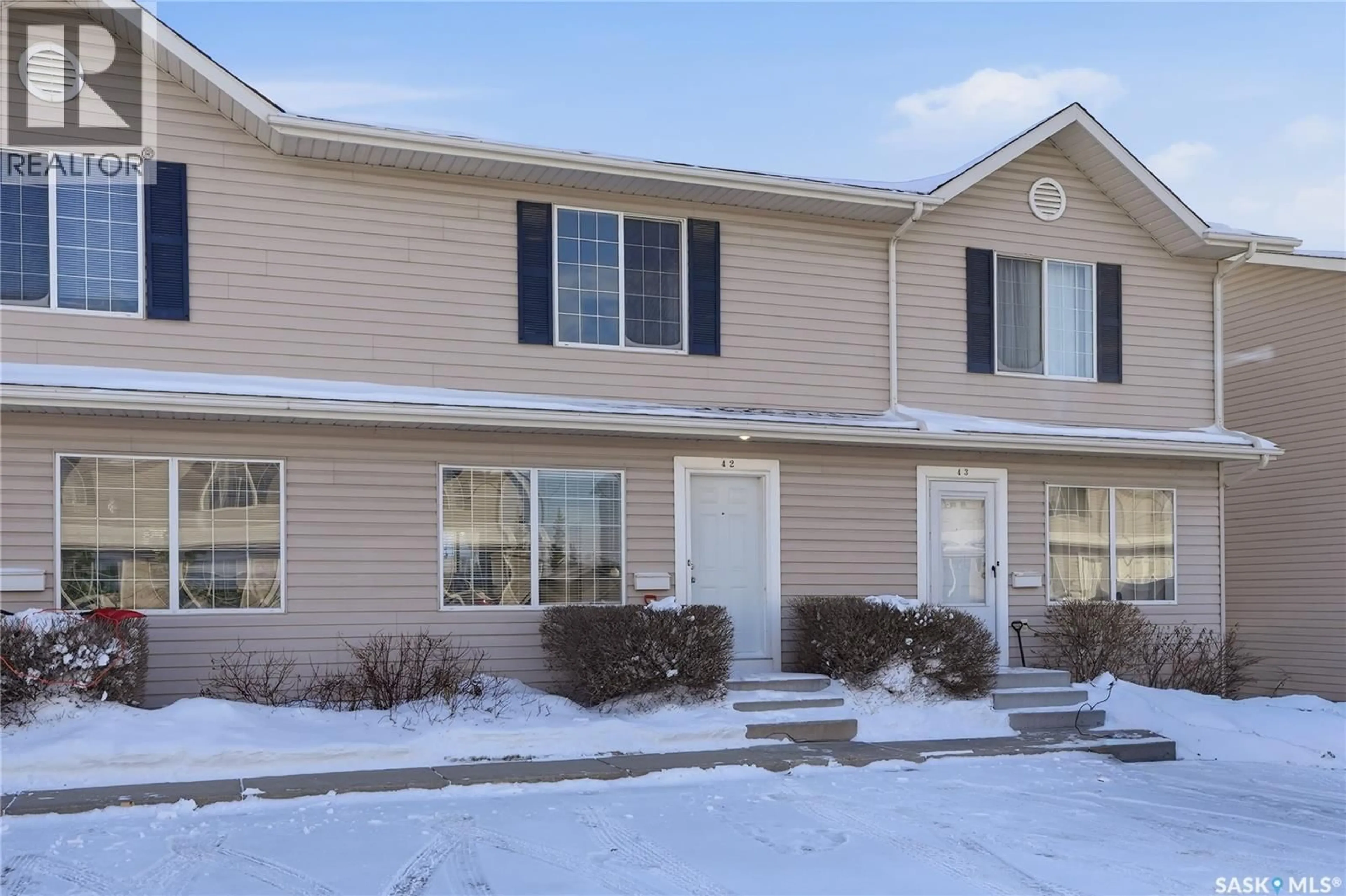 Home with vinyl exterior material, street for 809 - 42 KRISTJANSON ROAD, Saskatoon Saskatchewan S7S1M8