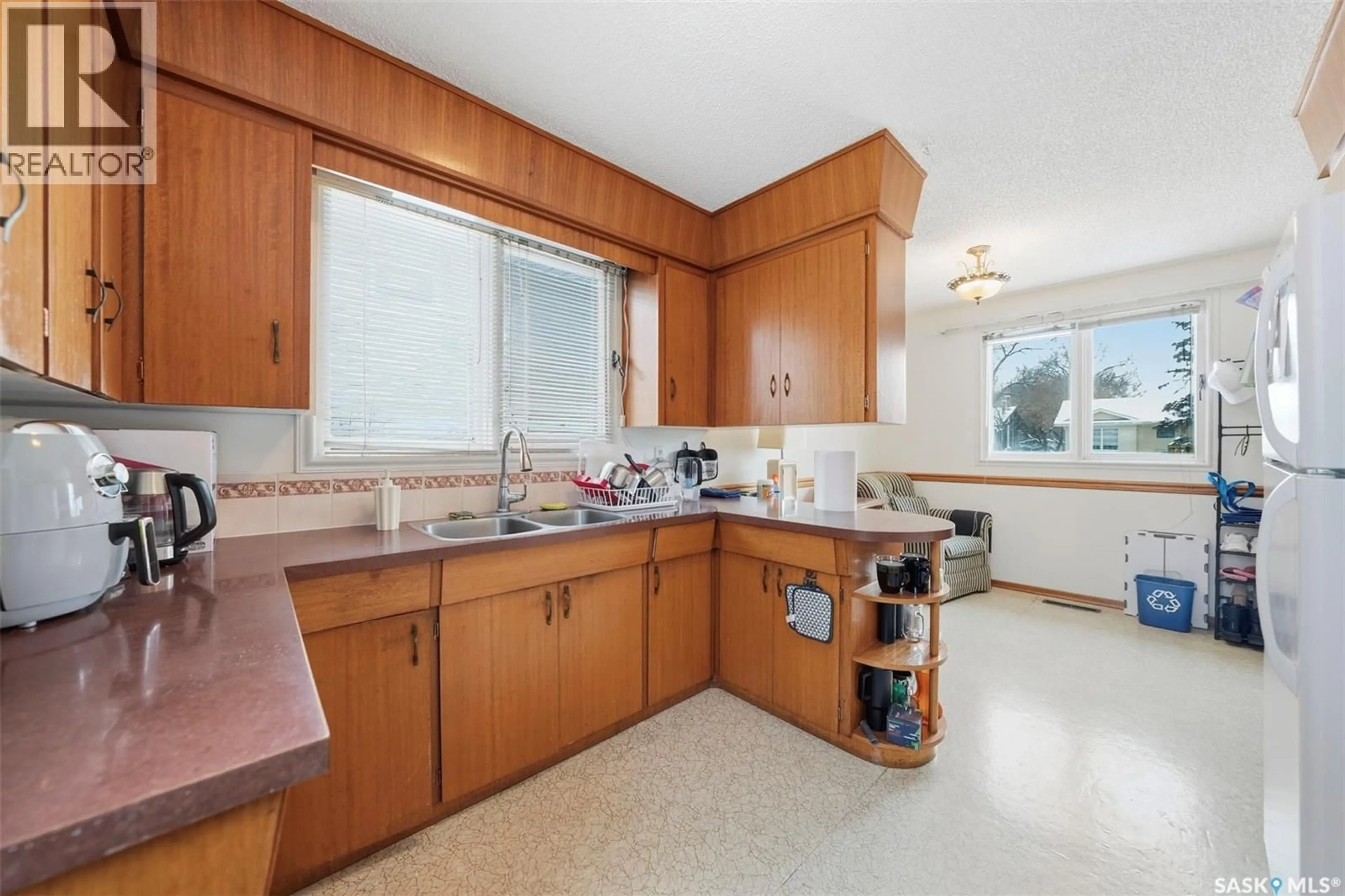 Standard kitchen, unknown for 106 112TH STREET, Saskatoon Saskatchewan S7N1T7