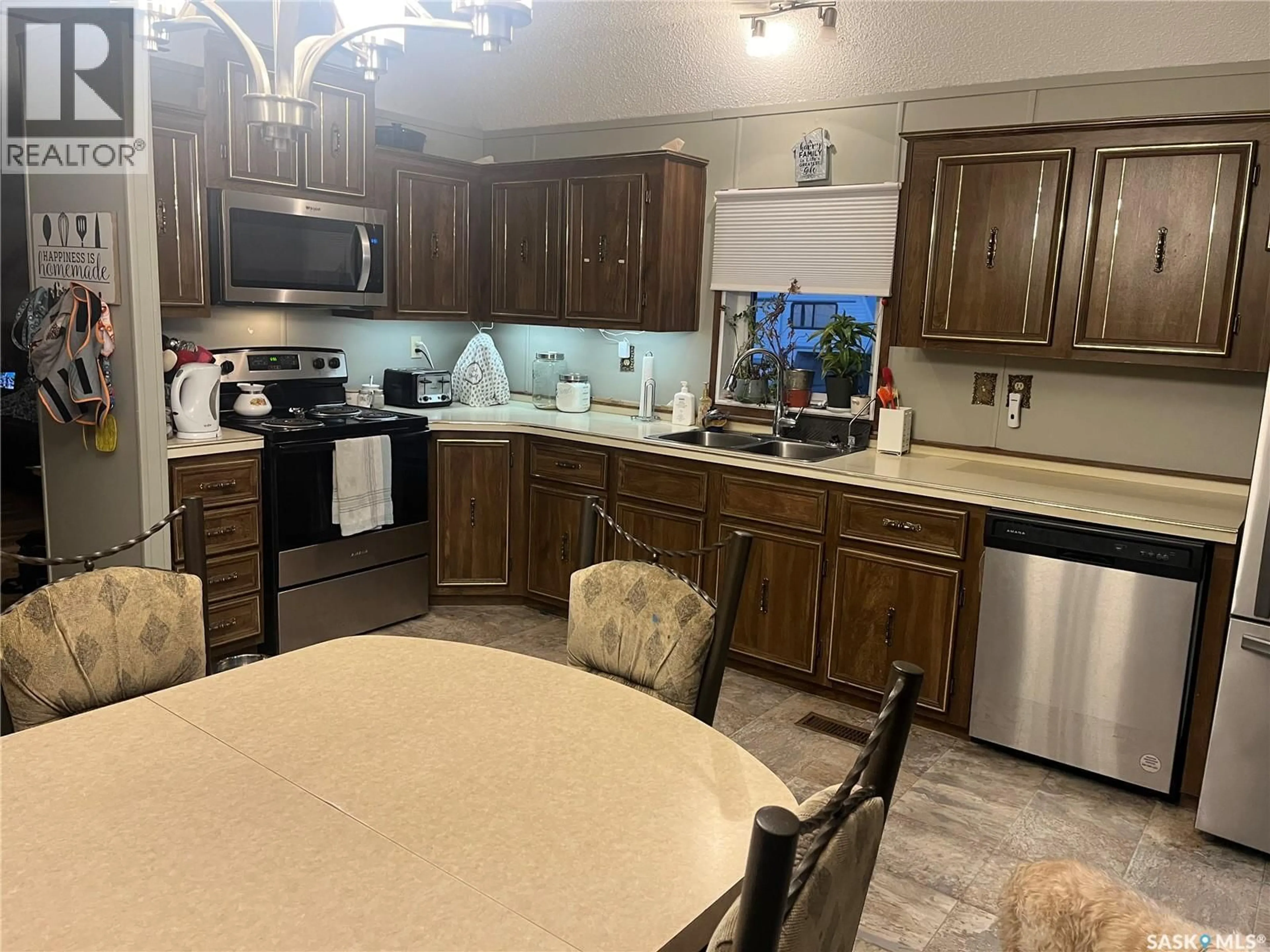 Standard kitchen, unknown for 412 MAIN STREET, Wakaw Saskatchewan S0K4P0