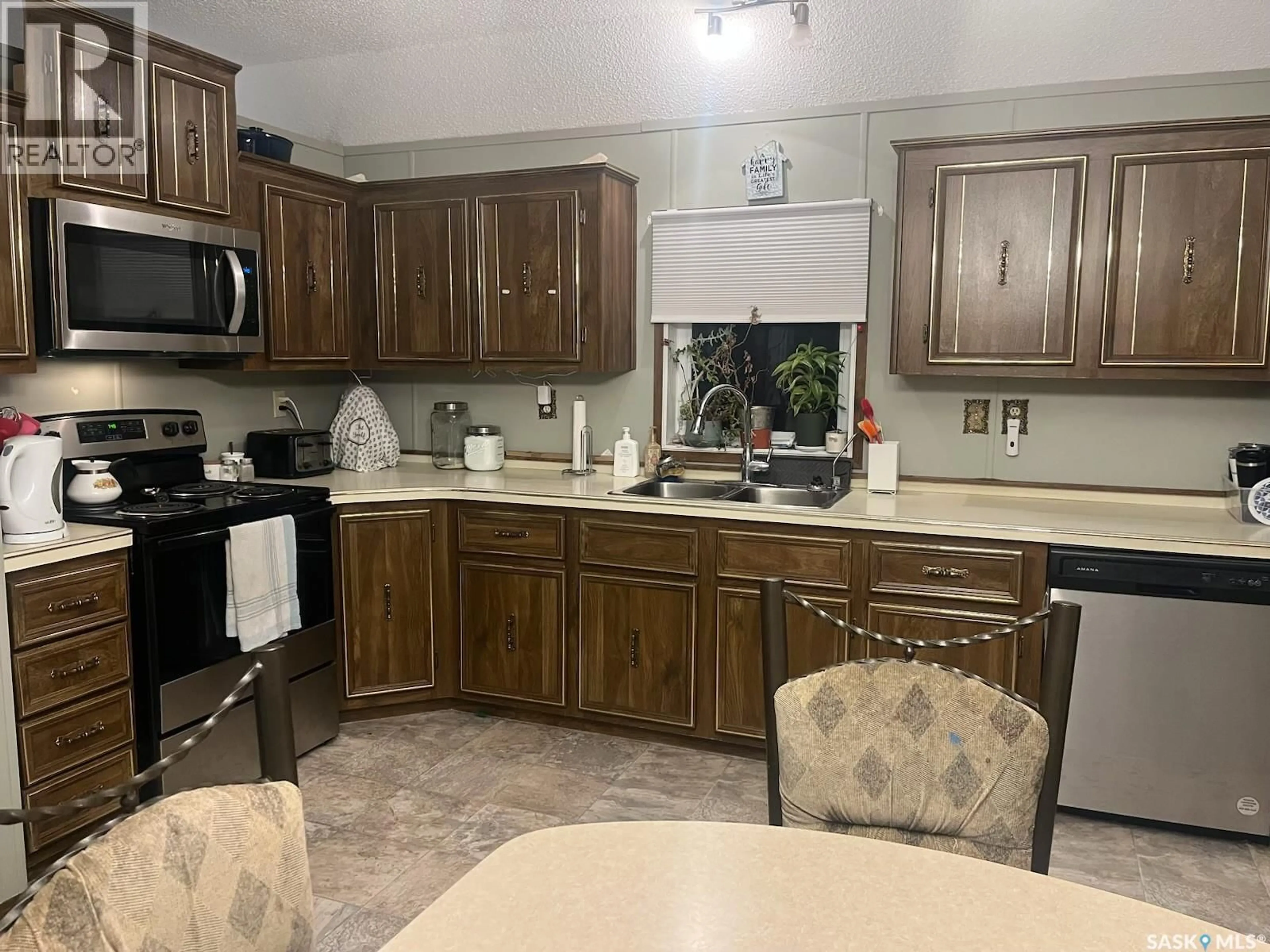 Standard kitchen, unknown for 412 MAIN STREET, Wakaw Saskatchewan S0K4P0