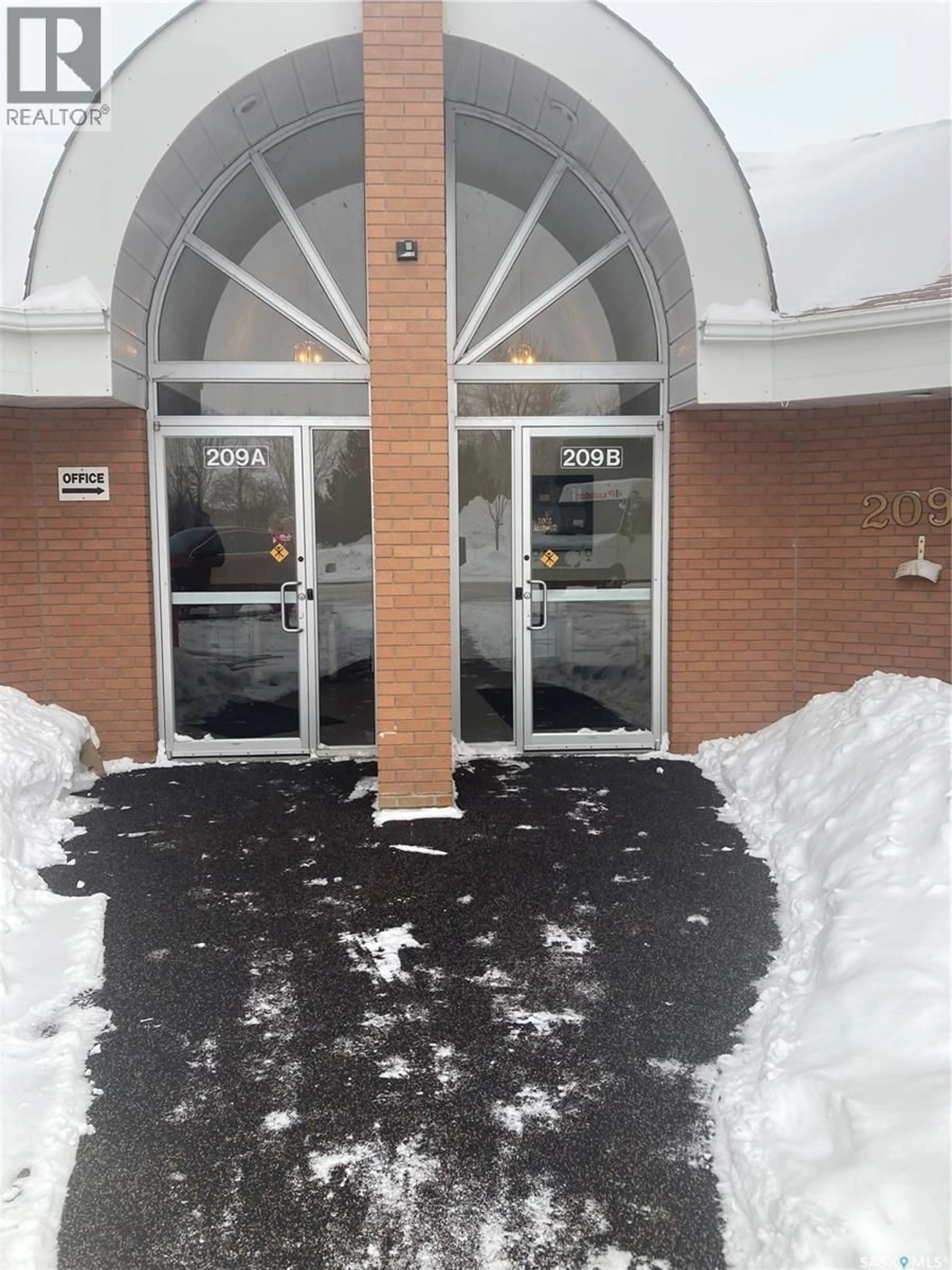 Indoor foyer for 209B - 318 CREE PLACE, Saskatoon Saskatchewan S7K7Y9