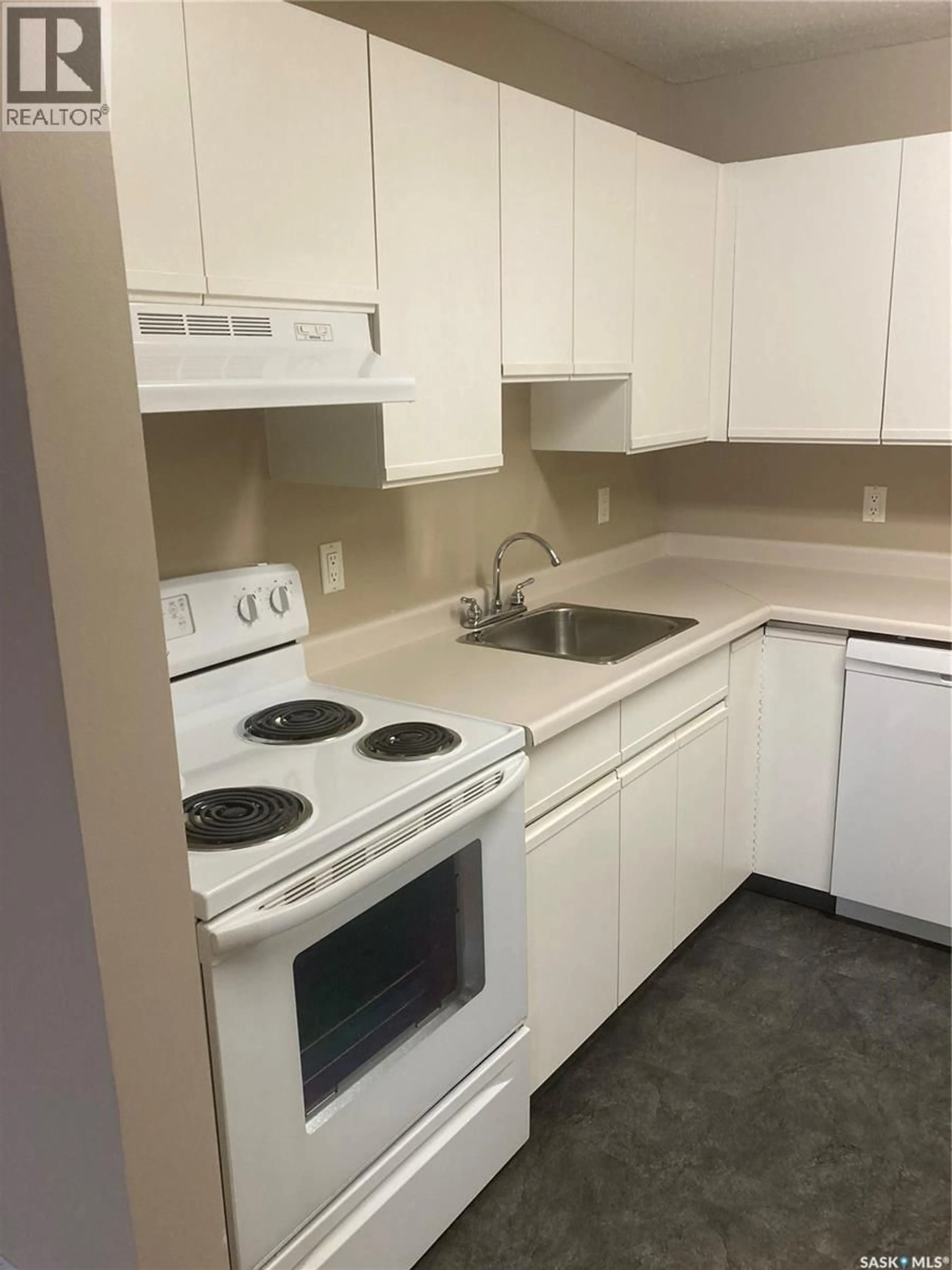 Standard kitchen, unknown for 209B - 318 CREE PLACE, Saskatoon Saskatchewan S7K7Y9