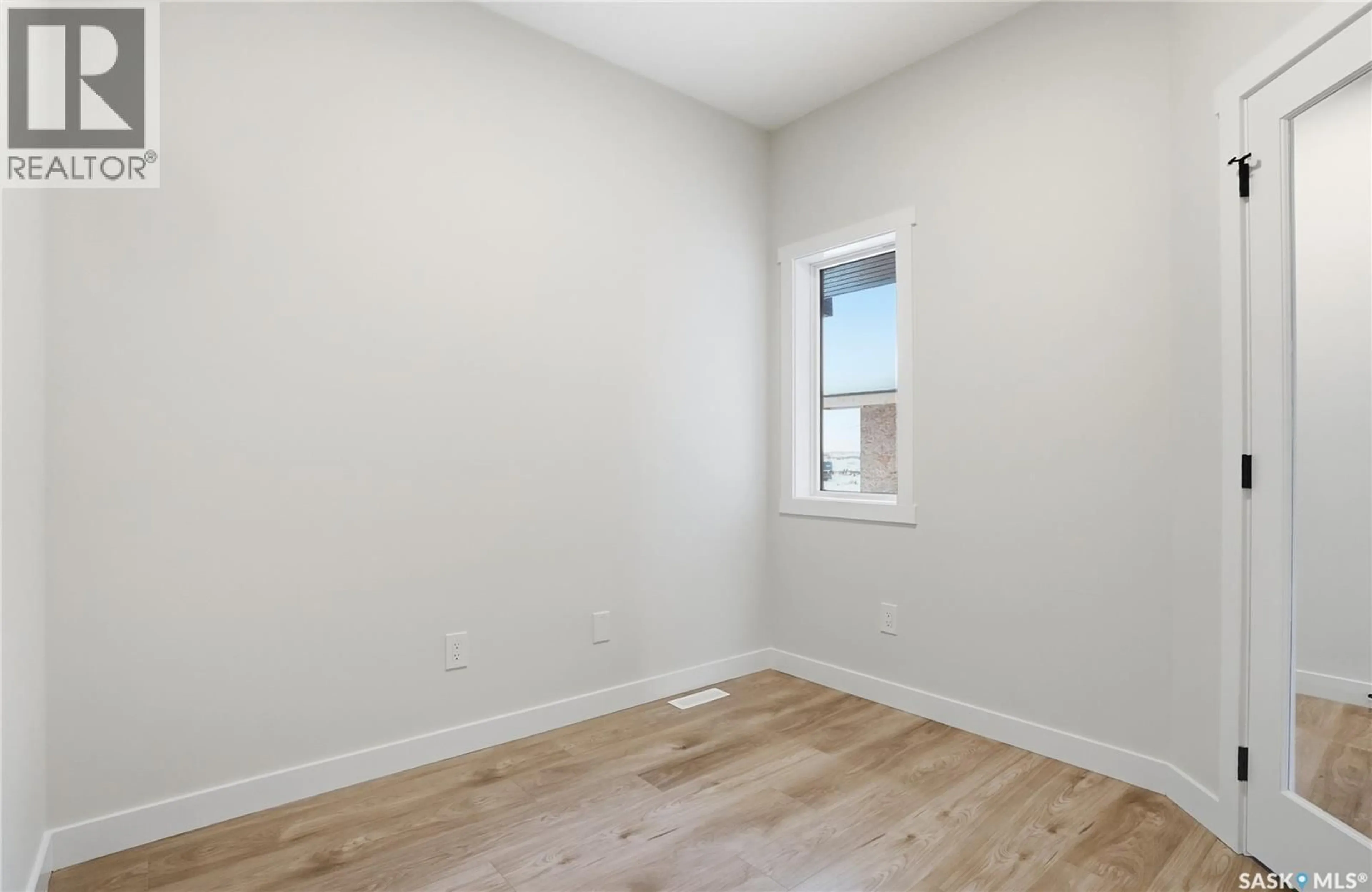 A pic of a room for 338 KATZ AVENUE, Saskatoon Saskatchewan S7V1Y6