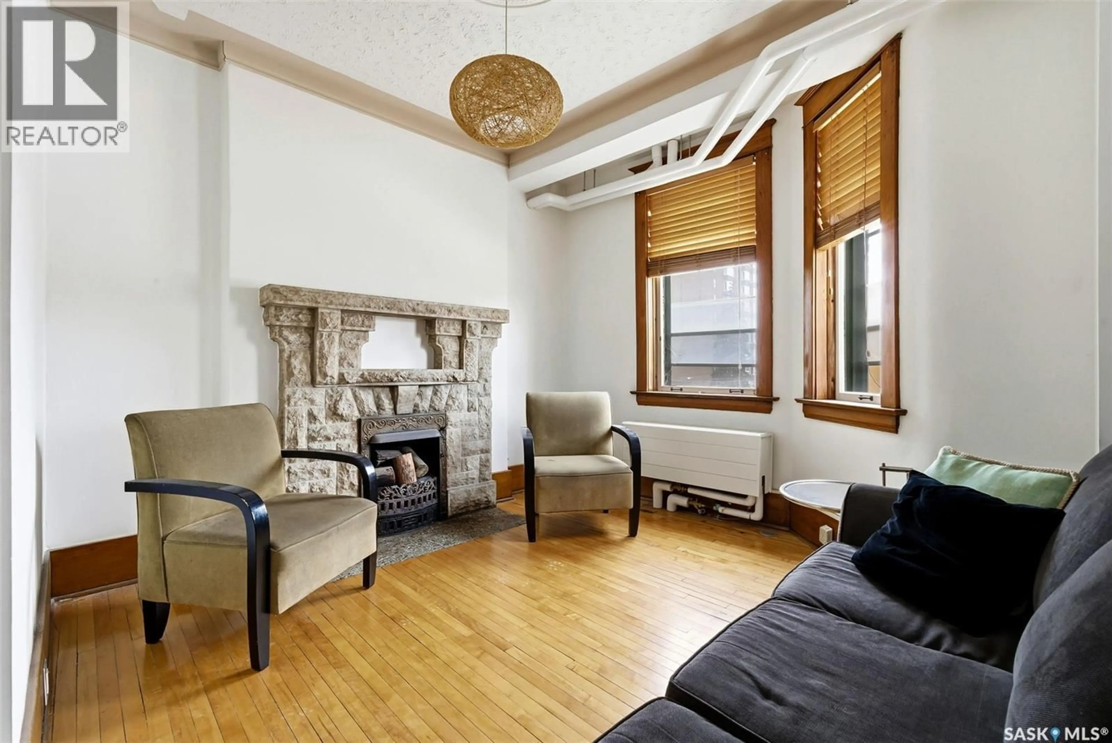 Living room with furniture, unknown for 17 - 2201 14TH AVENUE, Regina Saskatchewan S4P0X9