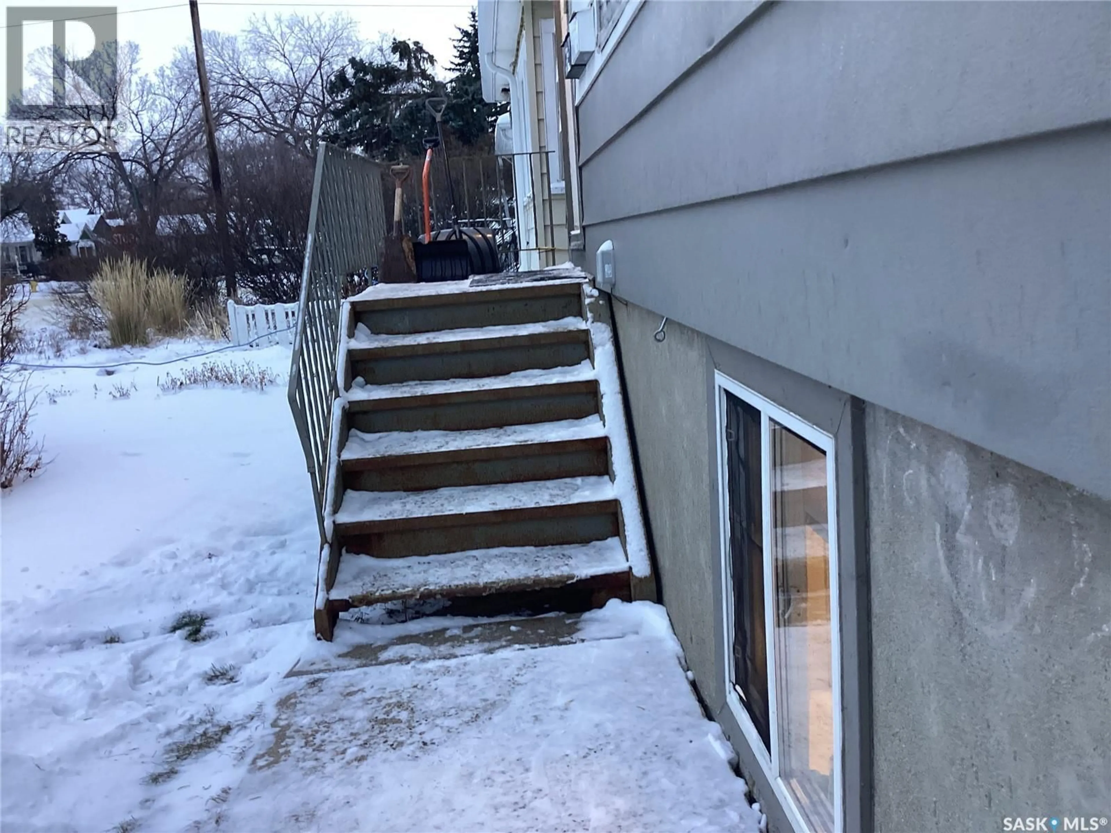 Stairs for 1164 ARGYLE STREET, Regina Saskatchewan S4T3R5