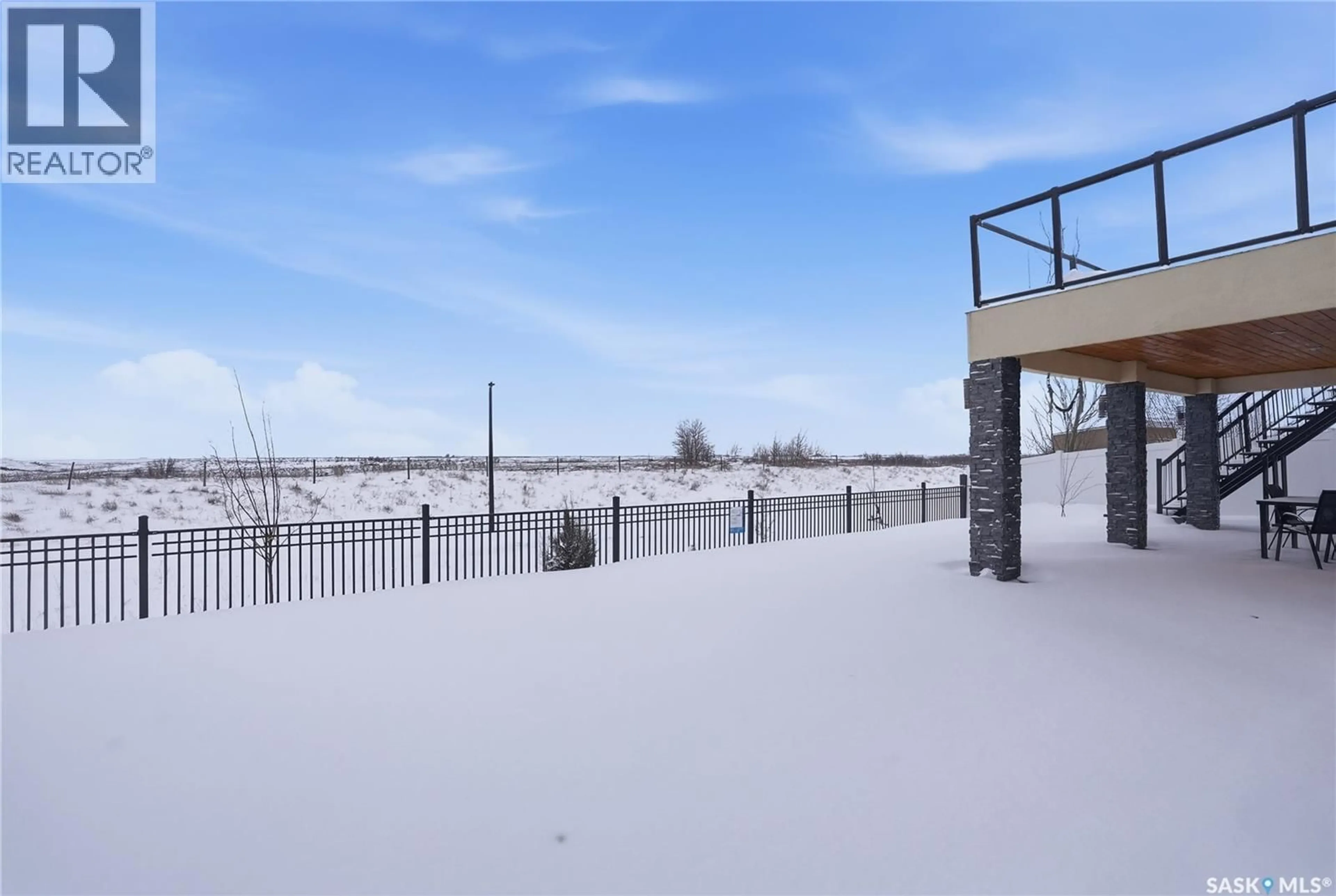 Patio, water/lake/river/ocean view for 371 FAST COURT, Saskatoon Saskatchewan S7W0W8