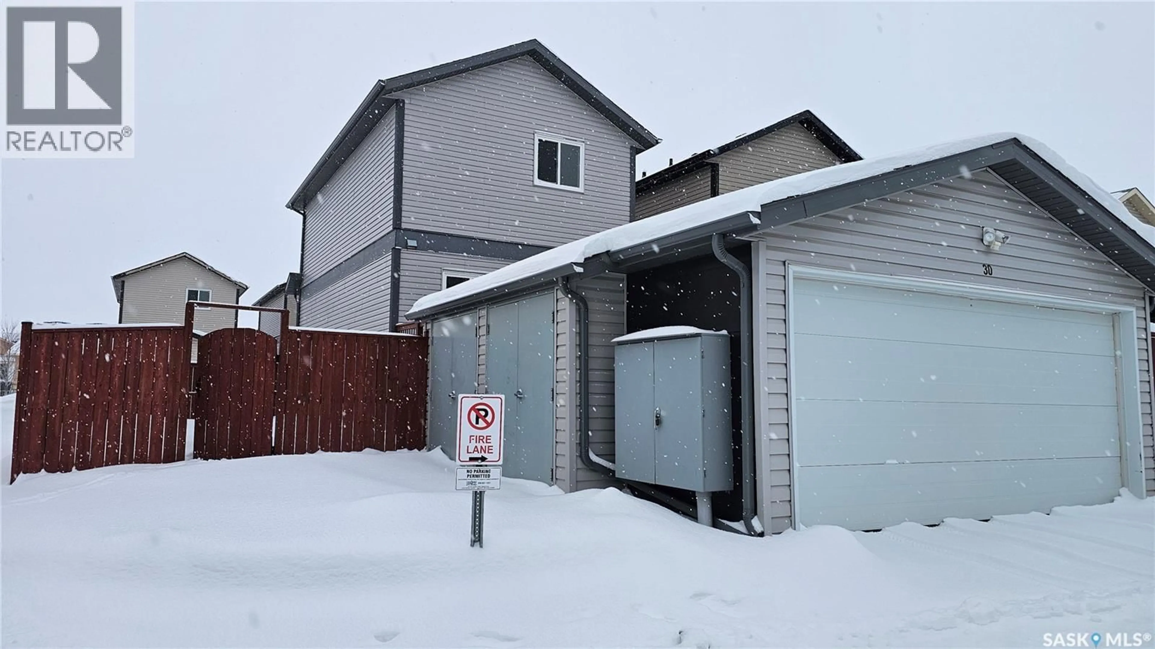 Indoor garage for 30 235 ROSEWOOD BOULEVARD E, Saskatoon Saskatchewan S7V0J3