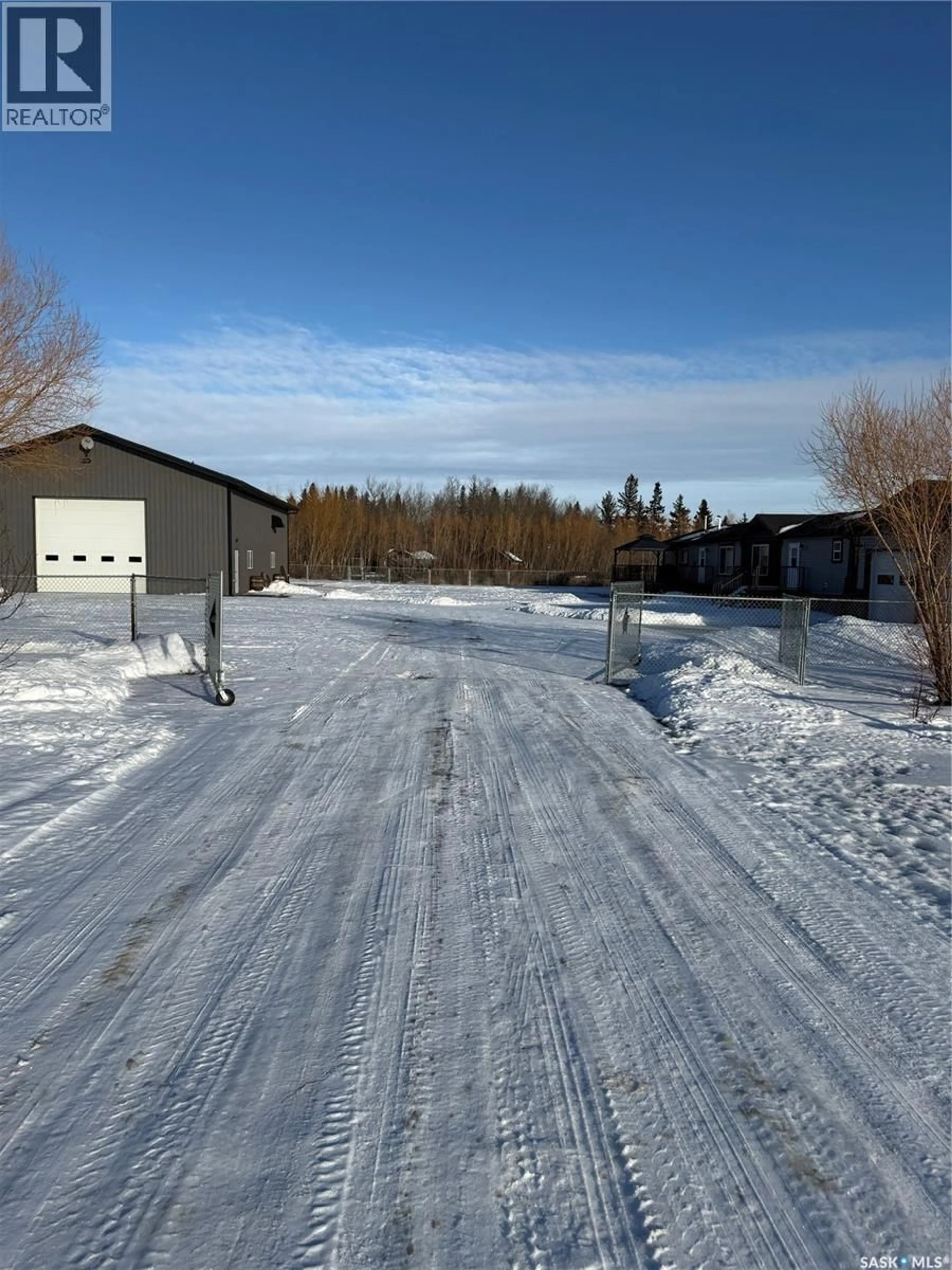 A pic from outside/outdoor area/front of a property/back of a property/a pic from drone, street for E - 502 508 RAILWAY AVENUE, Maidstone Saskatchewan S0M1M0