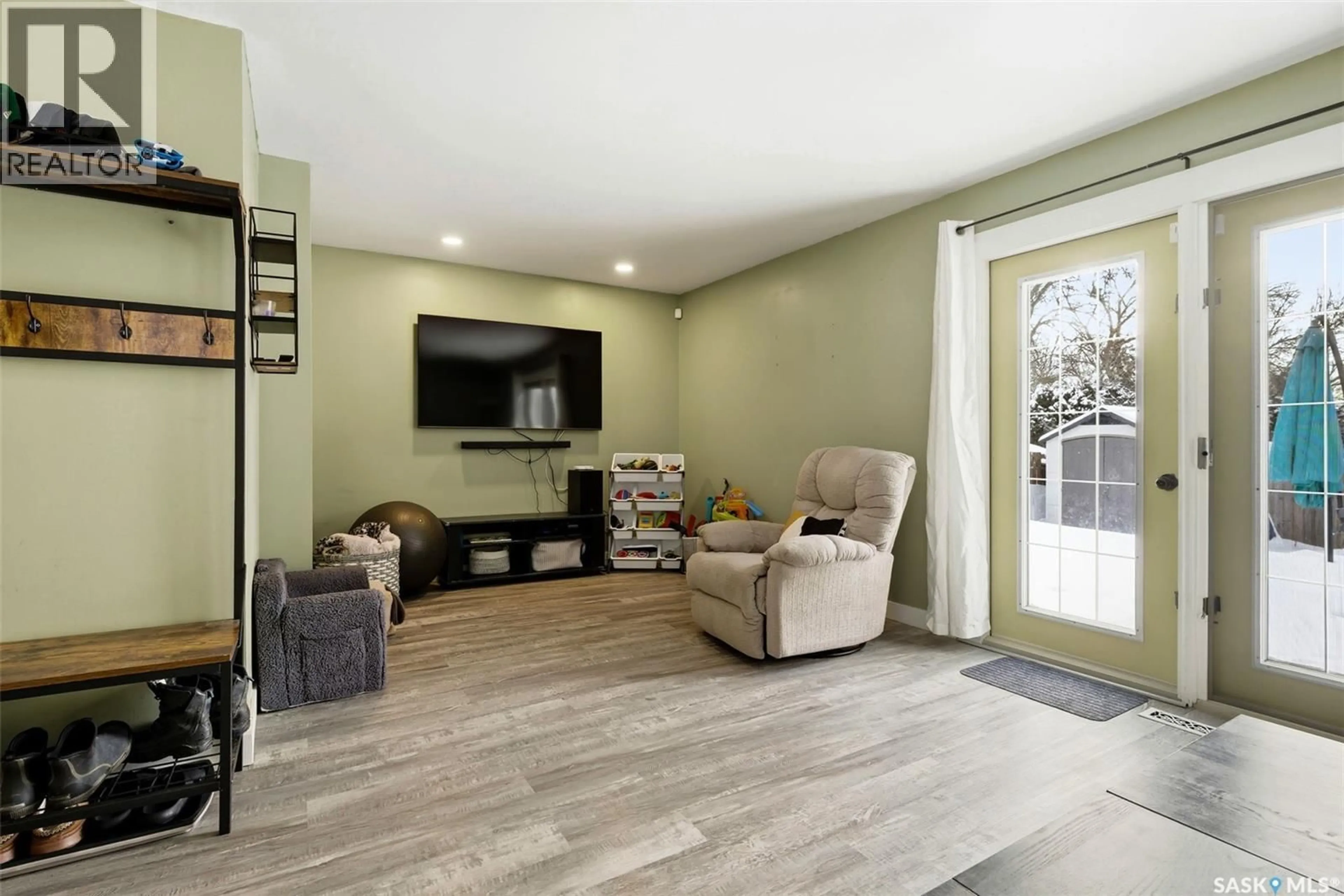 Living room with furniture, unknown for 874 CALLANDER CRESCENT, Regina Saskatchewan S4X1Z4