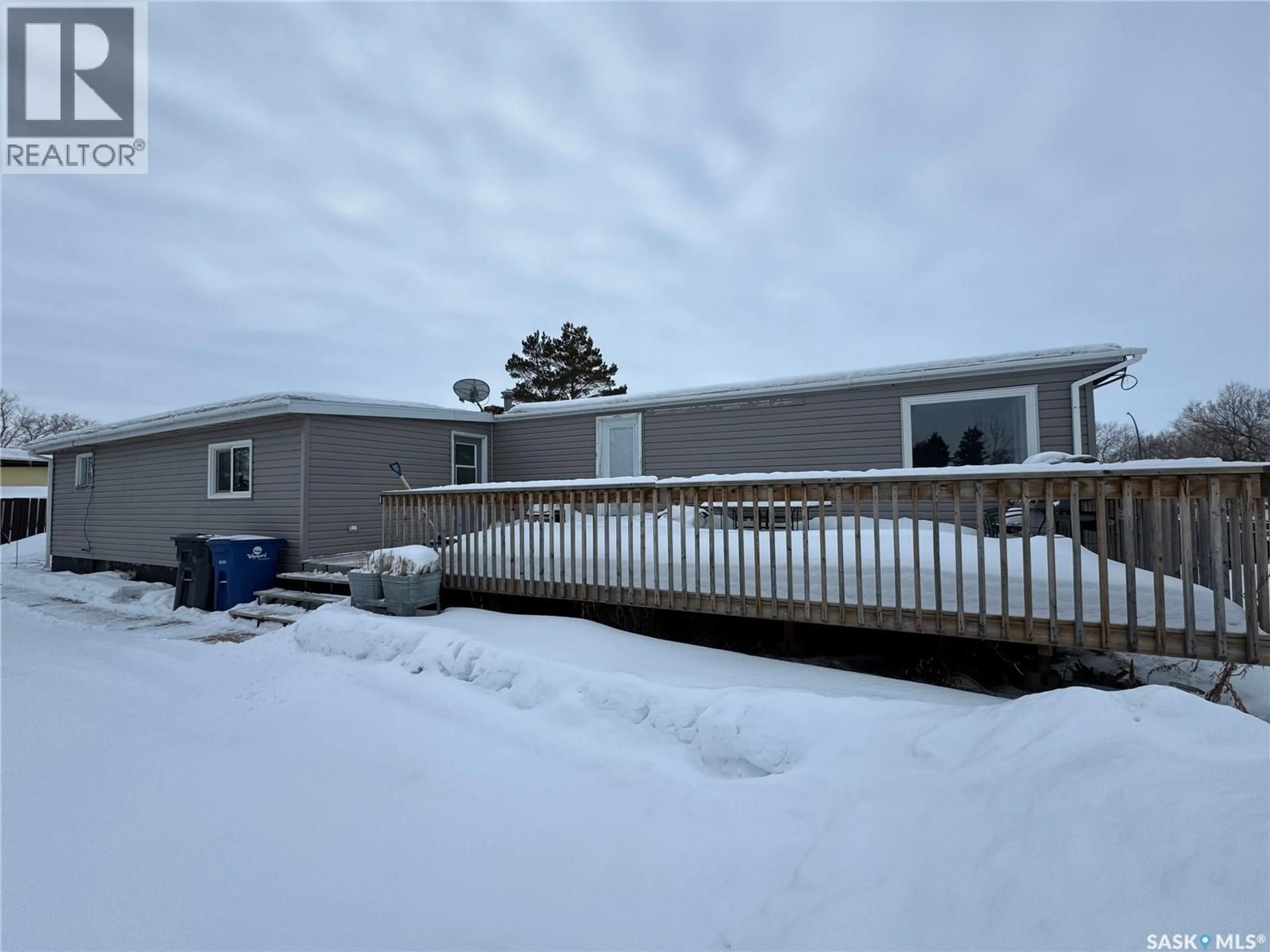 A pic from outside/outdoor area/front of a property/back of a property/a pic from drone, unknown for 308 TESKY CRESCENT, Wynyard Saskatchewan S0A4T0
