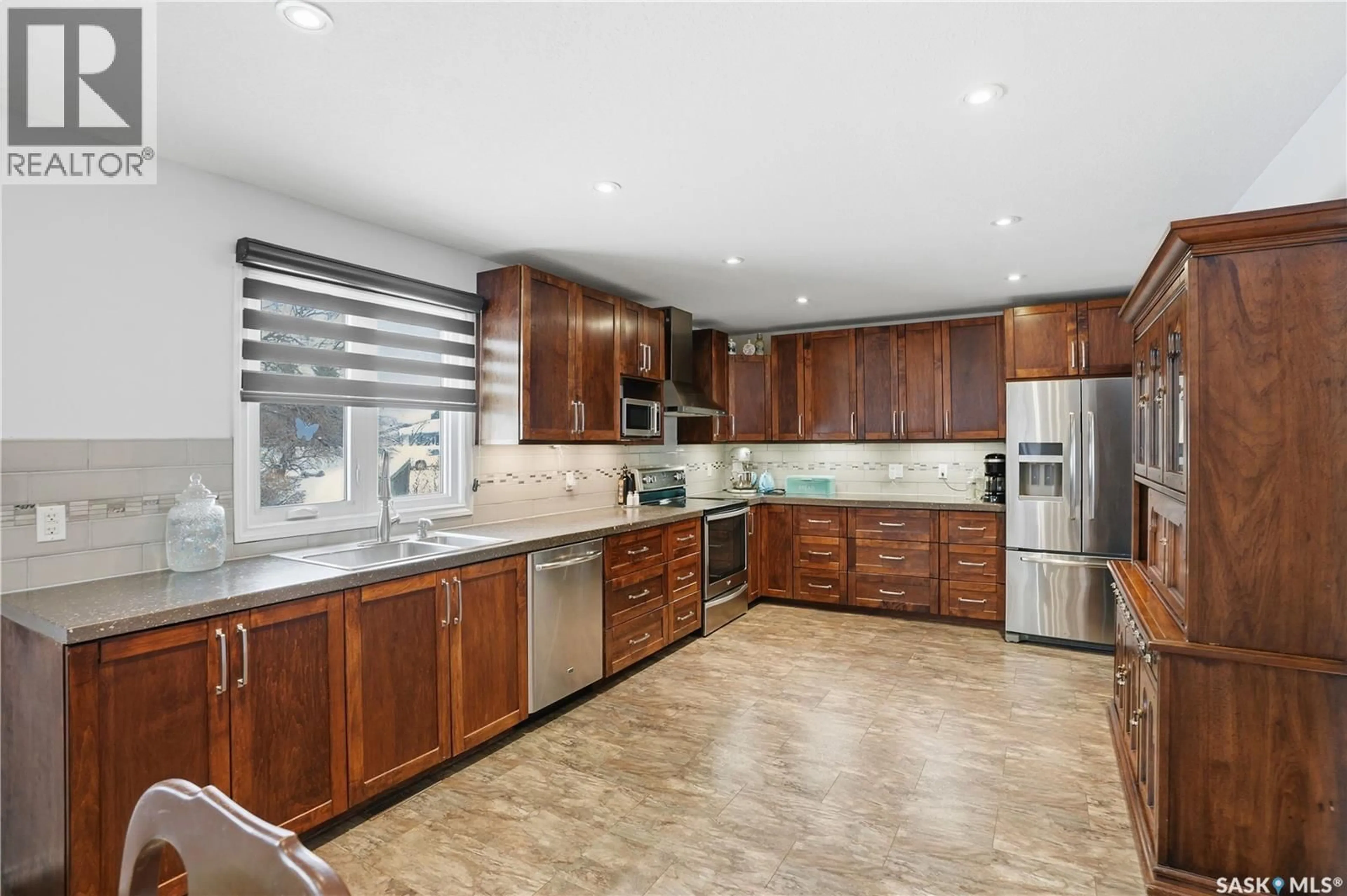 Open concept kitchen, ceramic/tile floor for 204 7TH AVENUE, Wilkie Saskatchewan S0K4W0