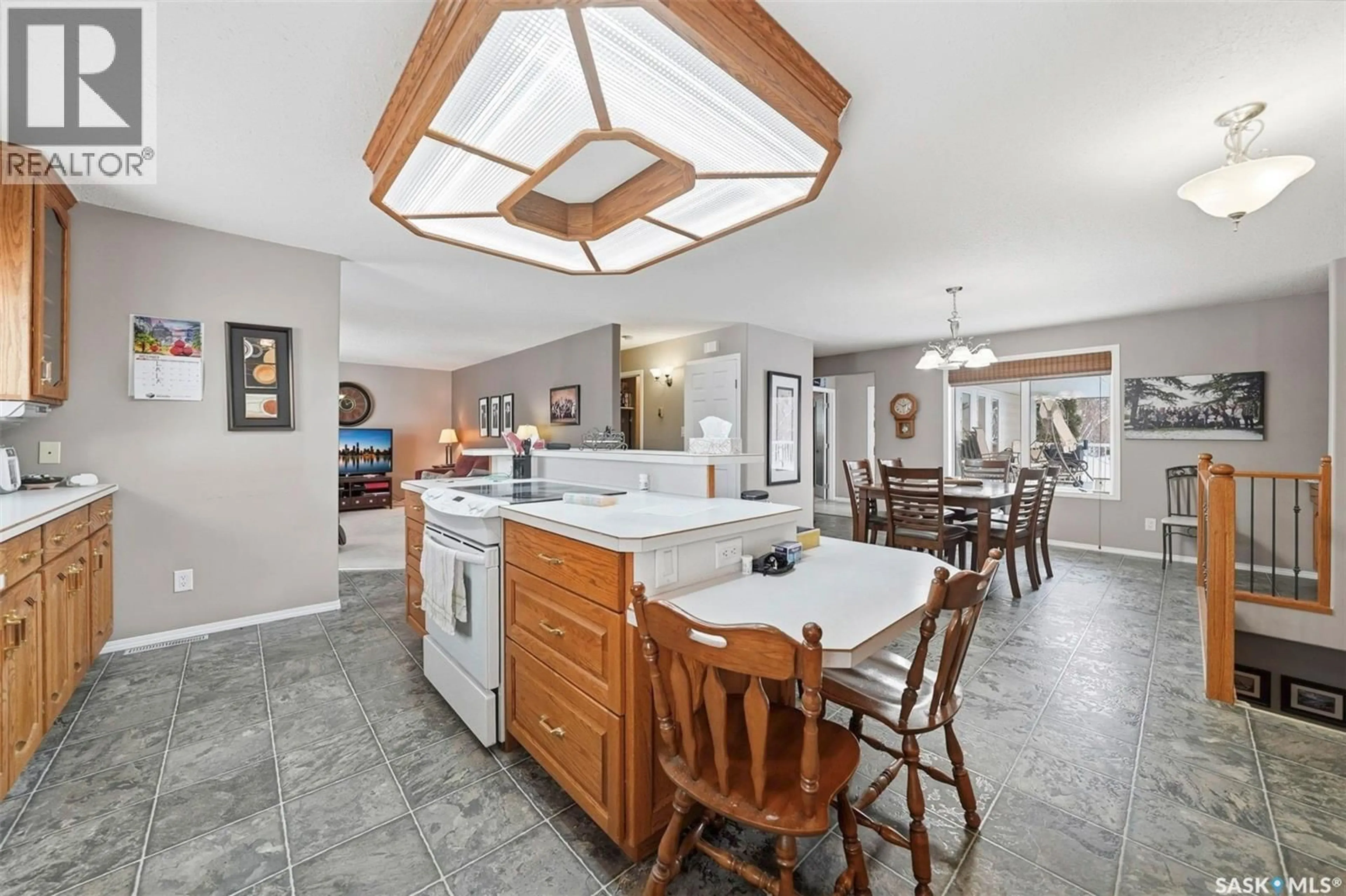 Open concept kitchen, ceramic/tile floor for 809 ST JOSEPH AVENUE, Bruno Saskatchewan S0K0S0