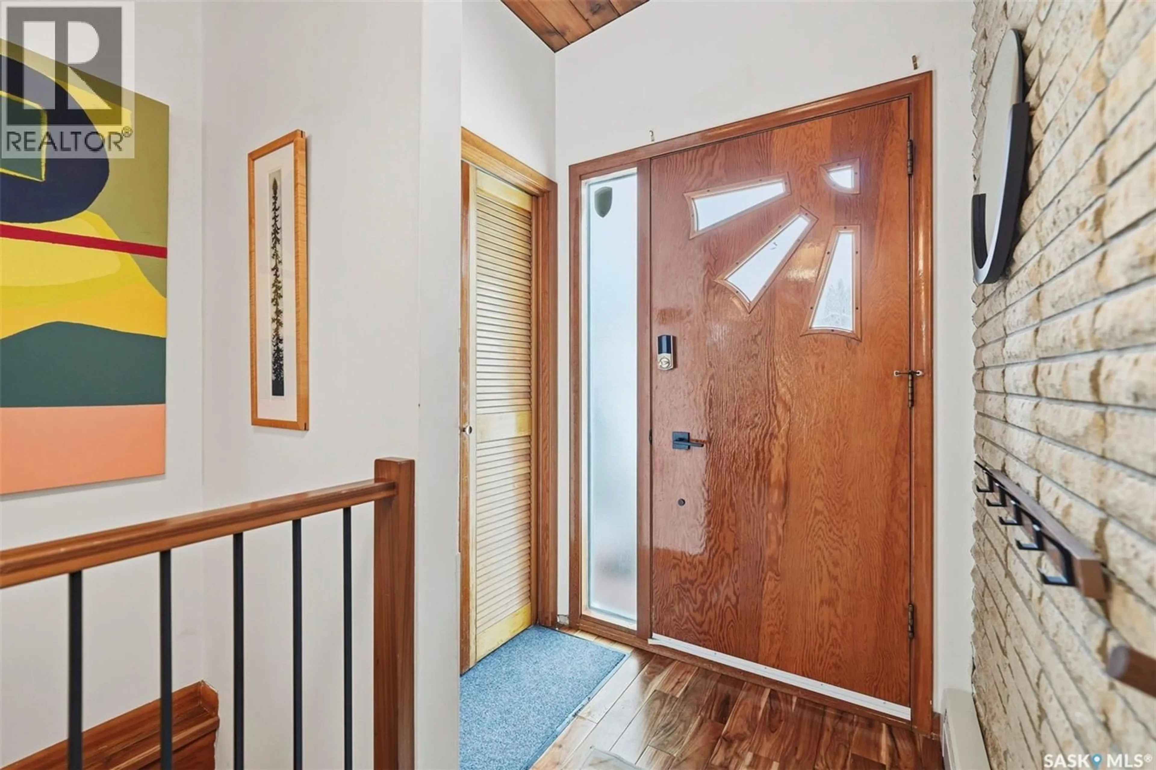 Indoor entryway for 14 YALE CRESCENT, Saskatoon Saskatchewan S7H3P7