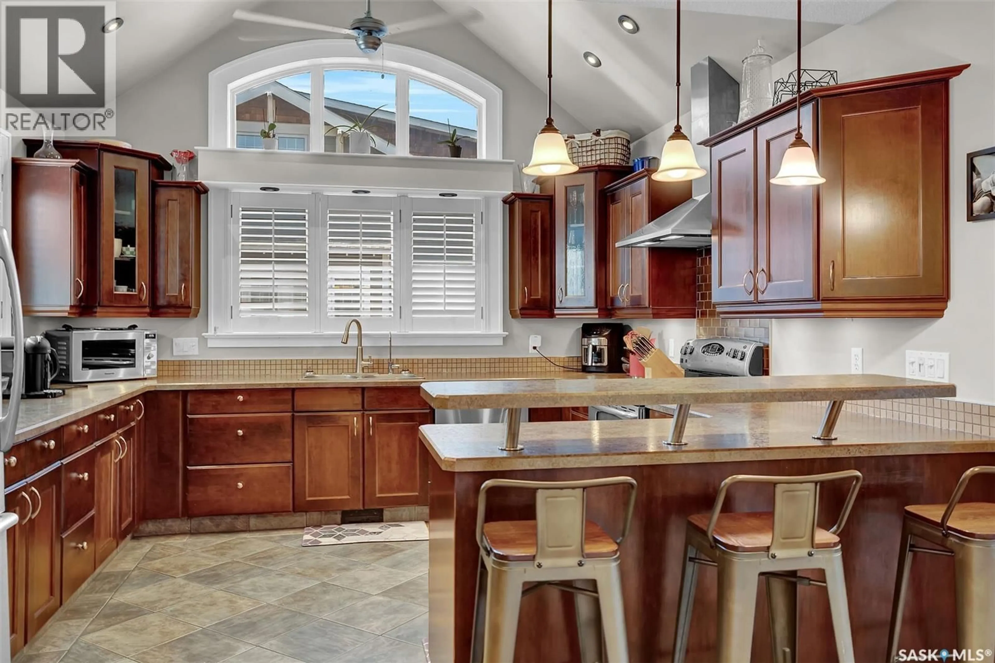 Open concept kitchen, ceramic/tile floor for 2736 REGINA AVENUE, Regina Saskatchewan S4S0G5