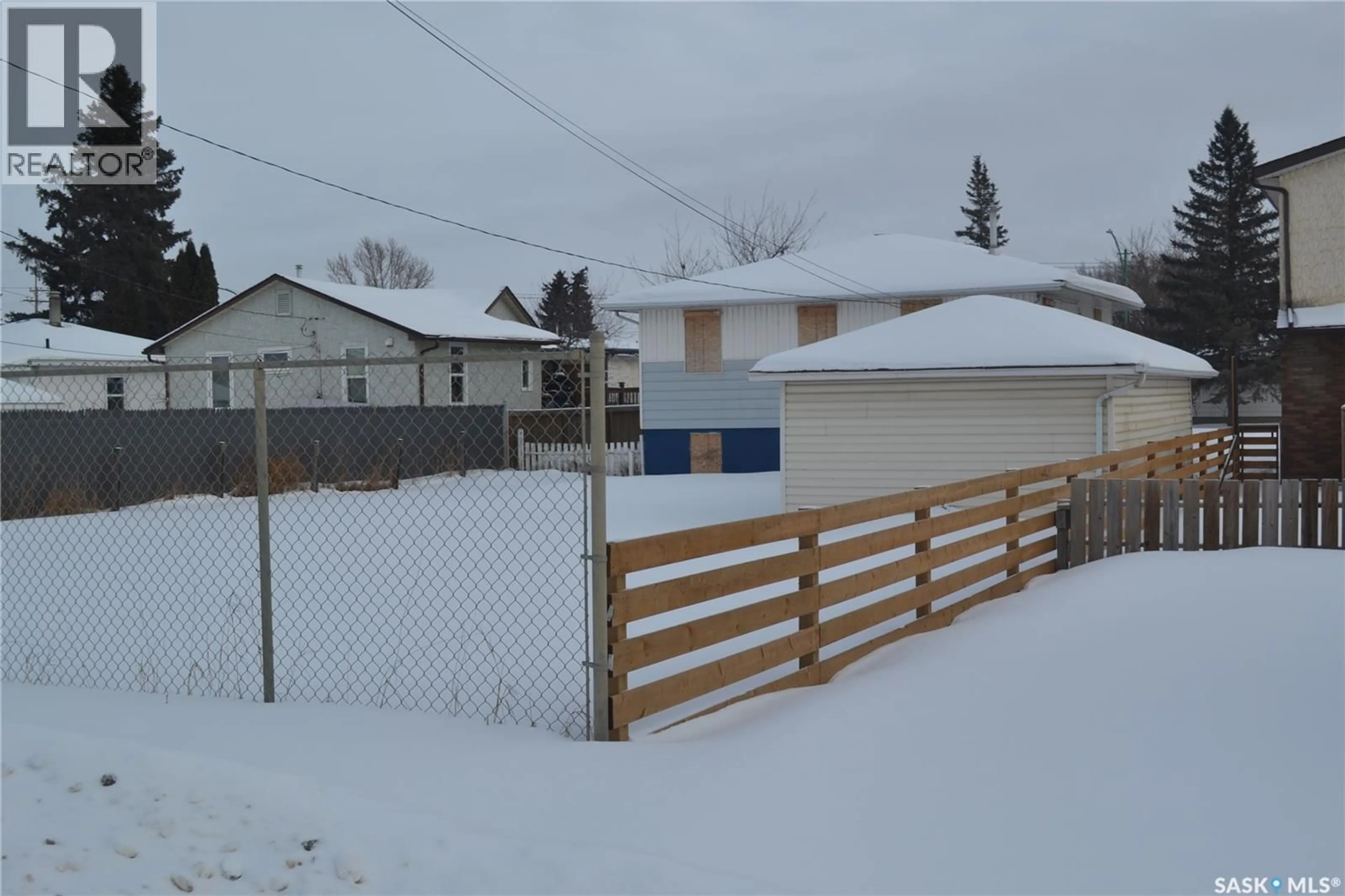 Shed for 721 WELDON AVENUE, Saskatoon Saskatchewan S7M2V1