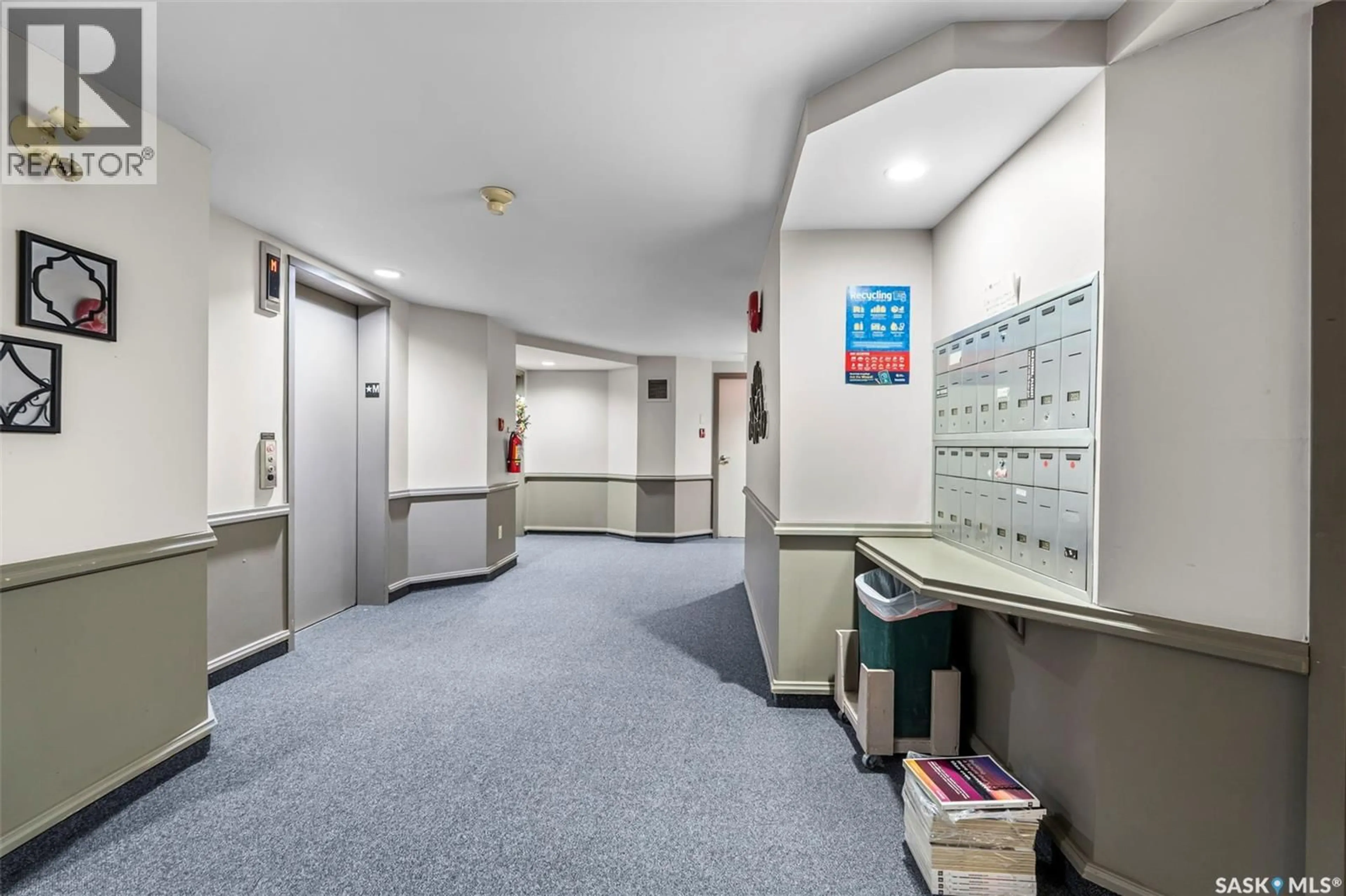 Indoor foyer for 205 - 419 MAIN STREET E, Saskatoon Saskatchewan S7N0B9