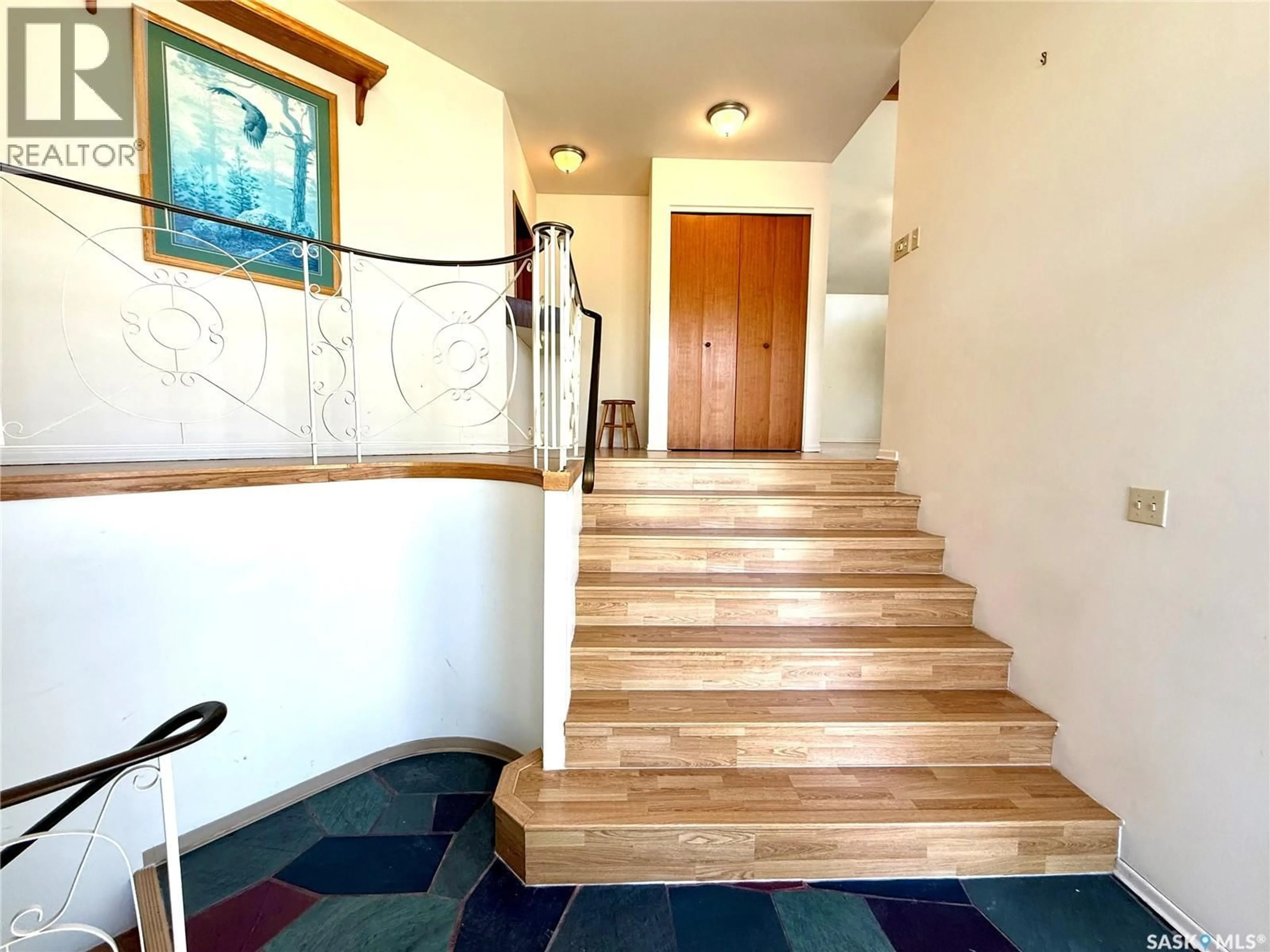 Indoor foyer for 7 DRIFTWOOD CRESCENT, Yorkton Saskatchewan S3N2P9