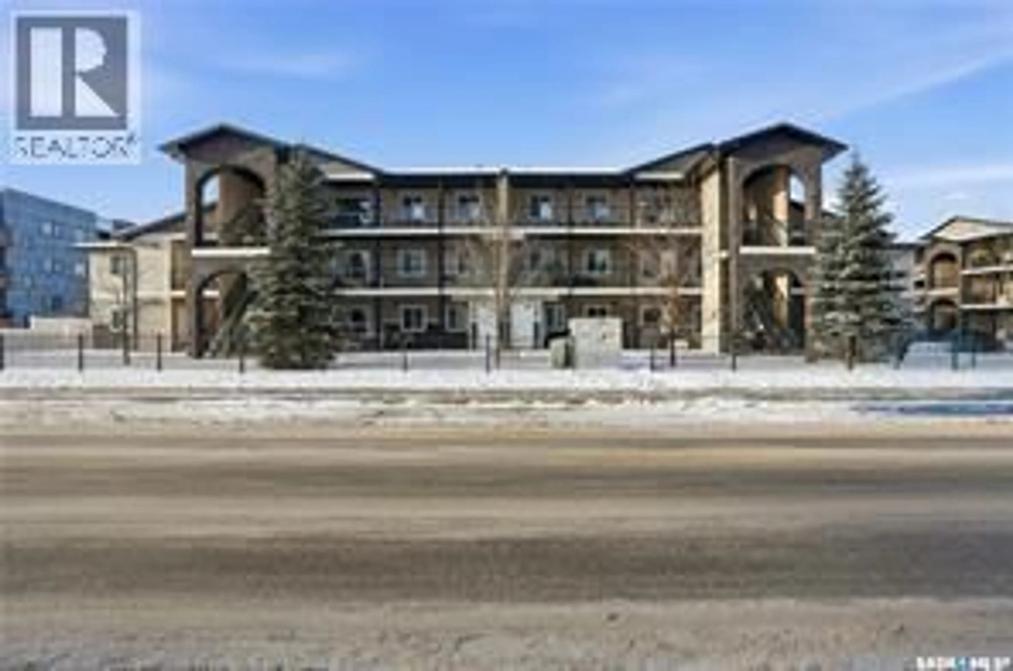 Patio, building for 125 - 116 WILLIS CRESCENT, Saskatoon Saskatchewan S7T0T1