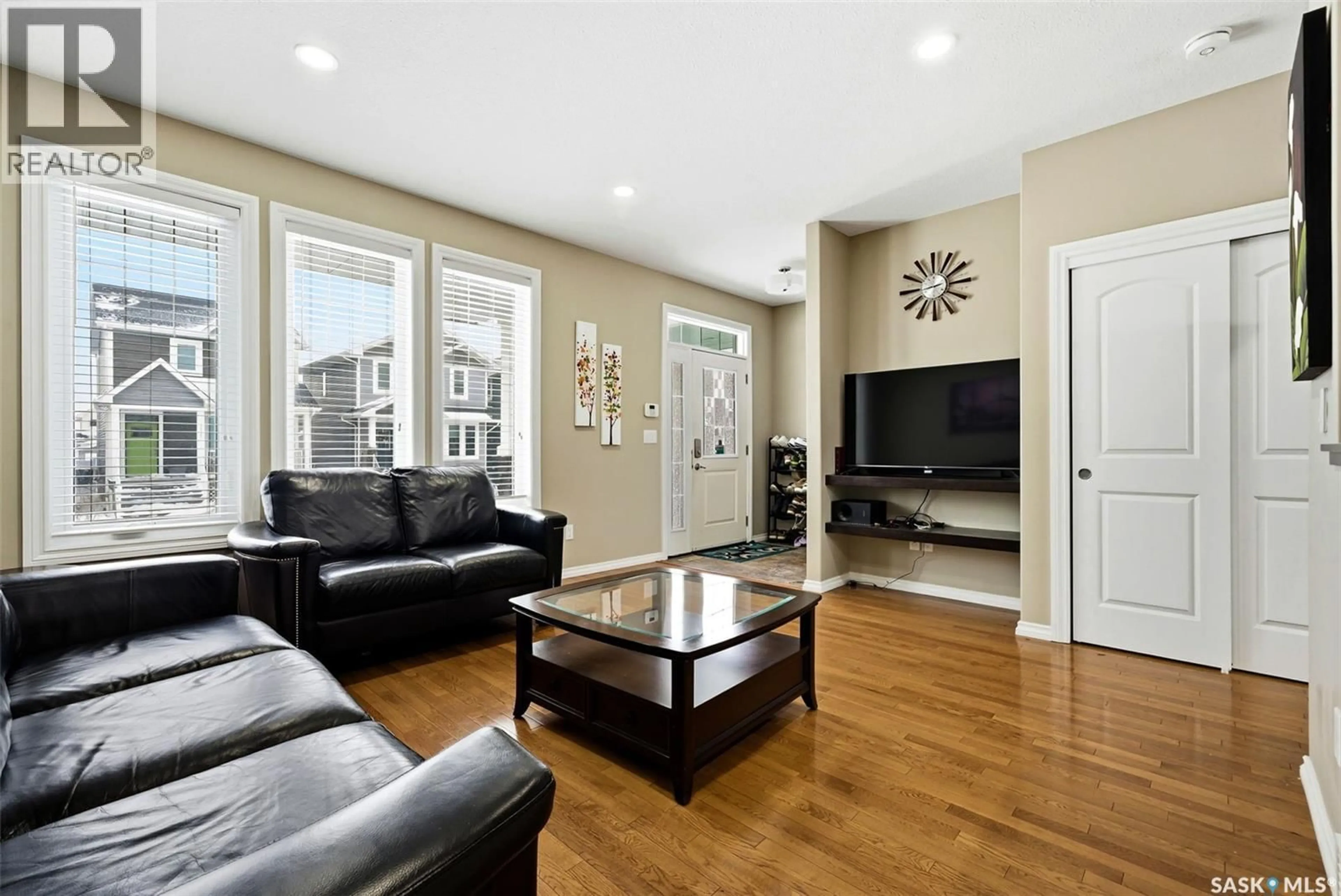 Living room with furniture, unknown for 1122 JURASIN STREET, Regina Saskatchewan S4X0K1