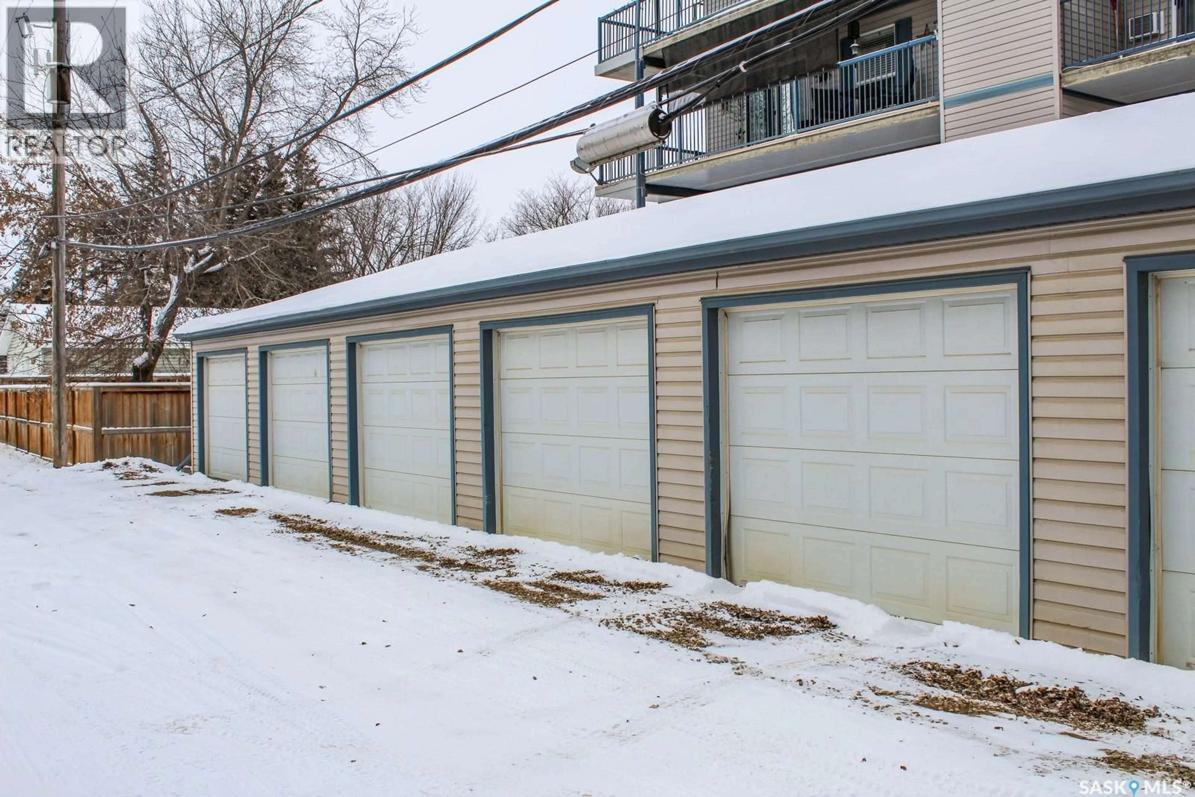 Indoor garage for 211 - 402 CRAWFORD AVENUE, Melfort Saskatchewan S0E1A0