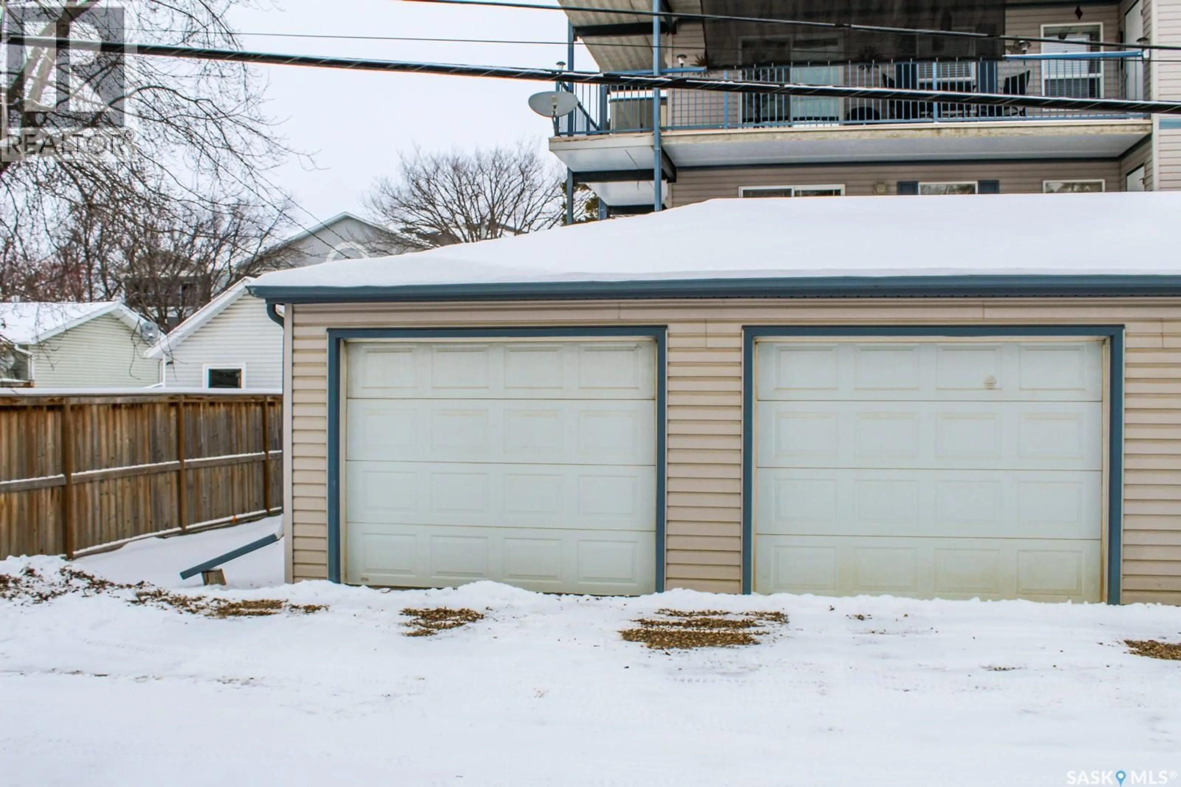 Indoor garage for 211 - 402 CRAWFORD AVENUE, Melfort Saskatchewan S0E1A0