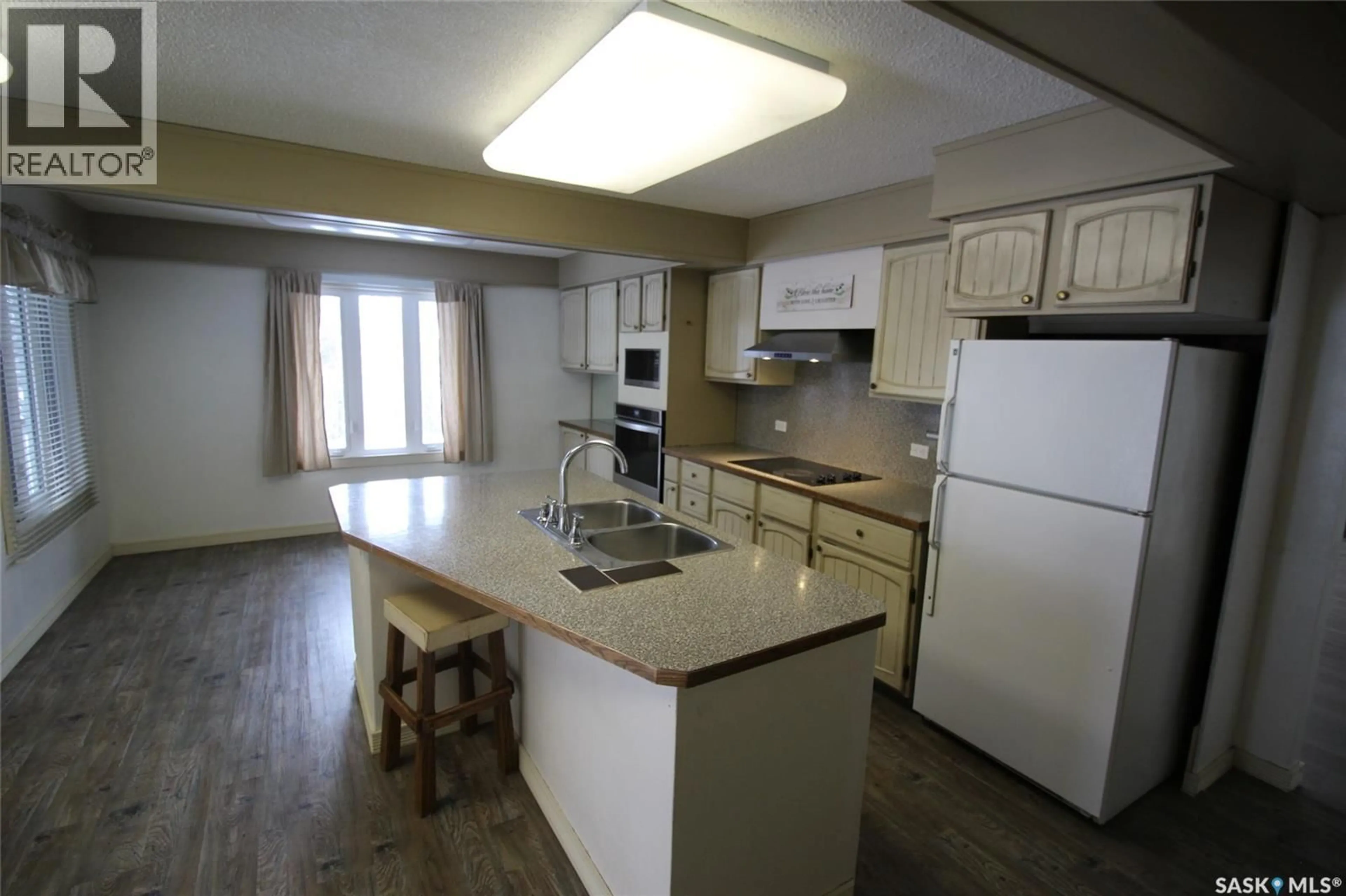 Open concept kitchen, unknown for Frontier Saskatchewan S0N0W0