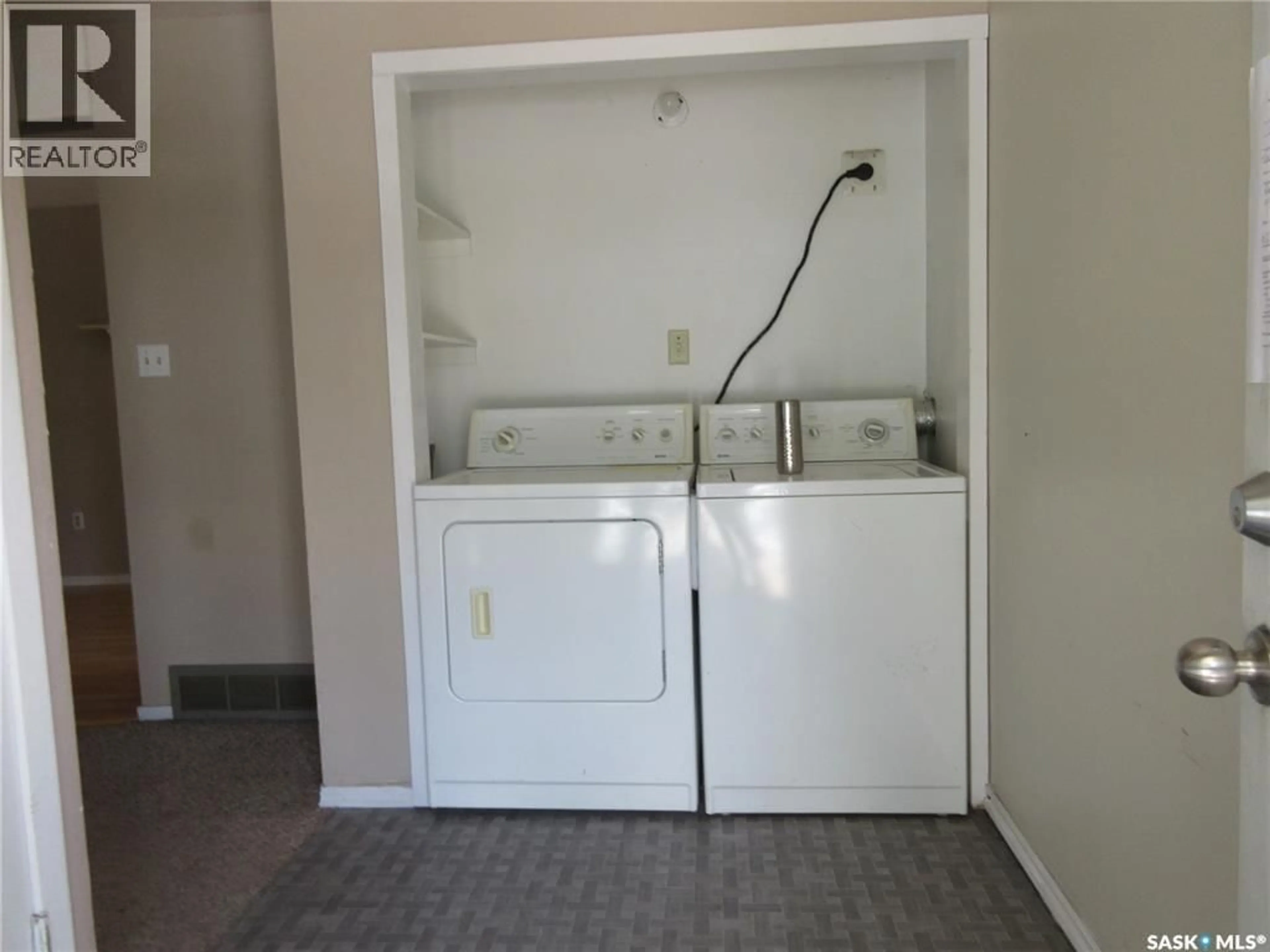 Laundry room for 1345 LACON STREET, Regina Saskatchewan S4N1Y8