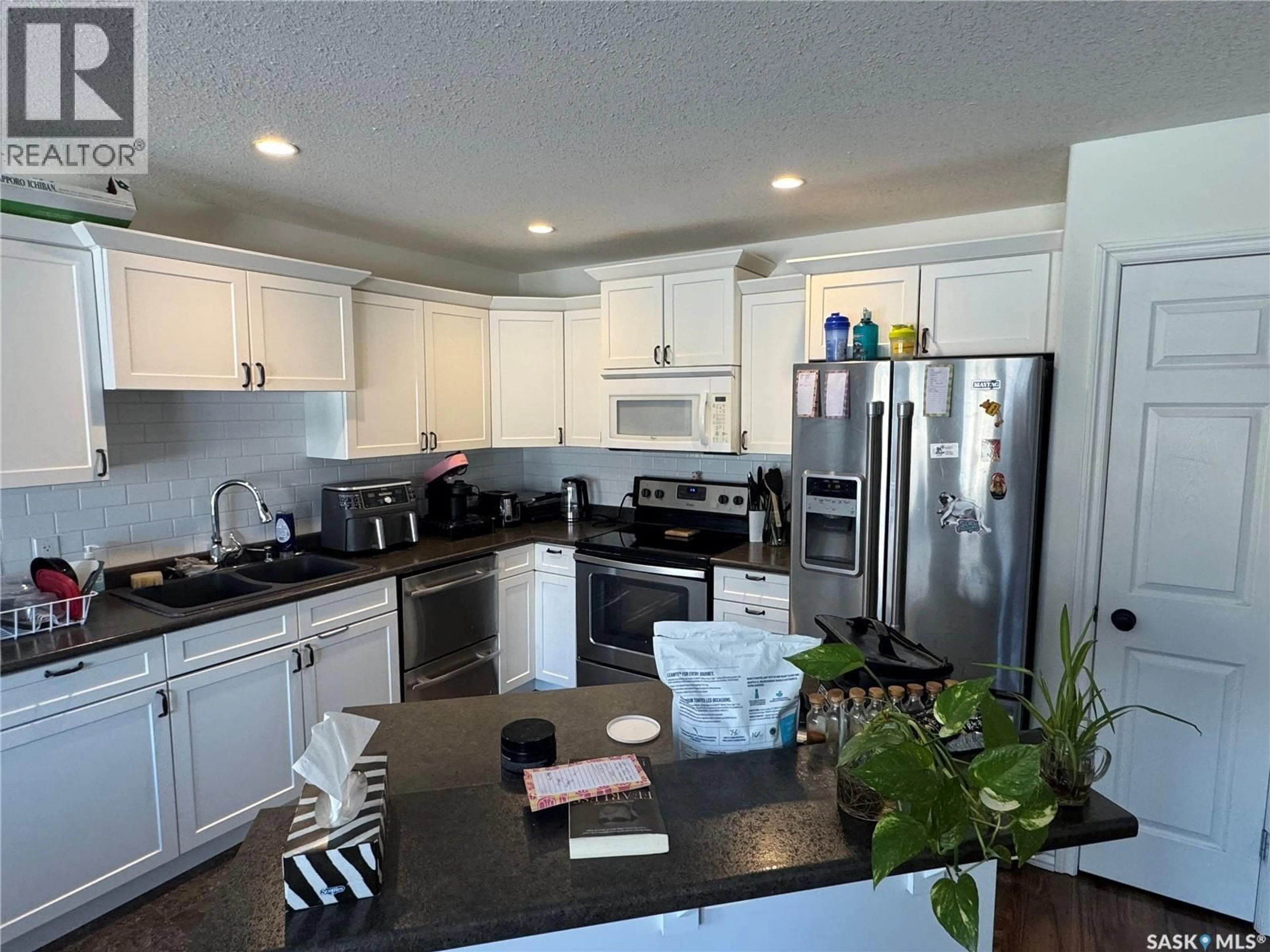 Open concept kitchen, unknown for 2 356 STUDER STREET, La Ronge Saskatchewan S0J1L0