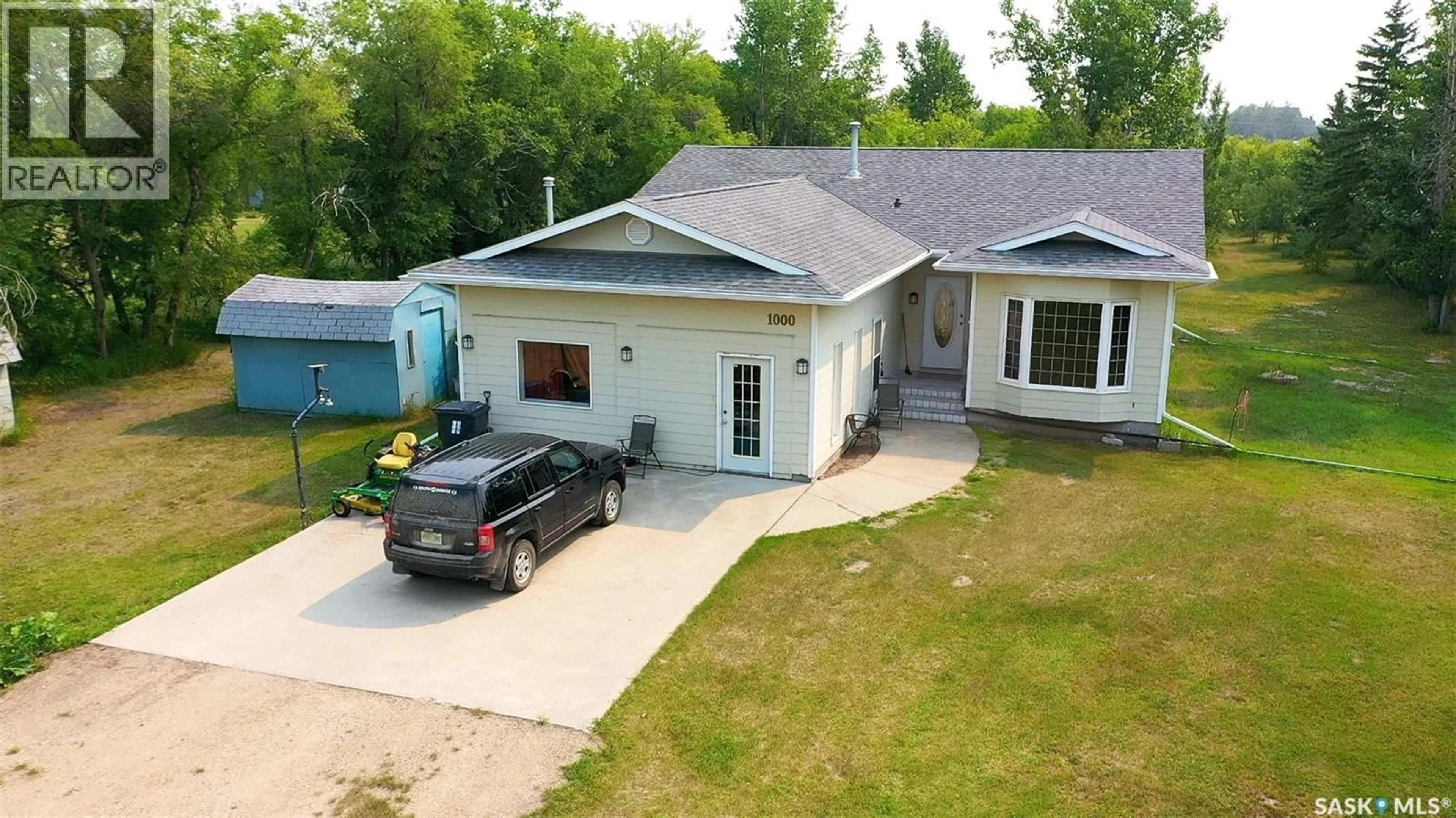 A pic from outside/outdoor area/front of a property/back of a property/a pic from drone, street for 1000 RAILWAY AVENUE, Foam Lake Saskatchewan S0A1A0