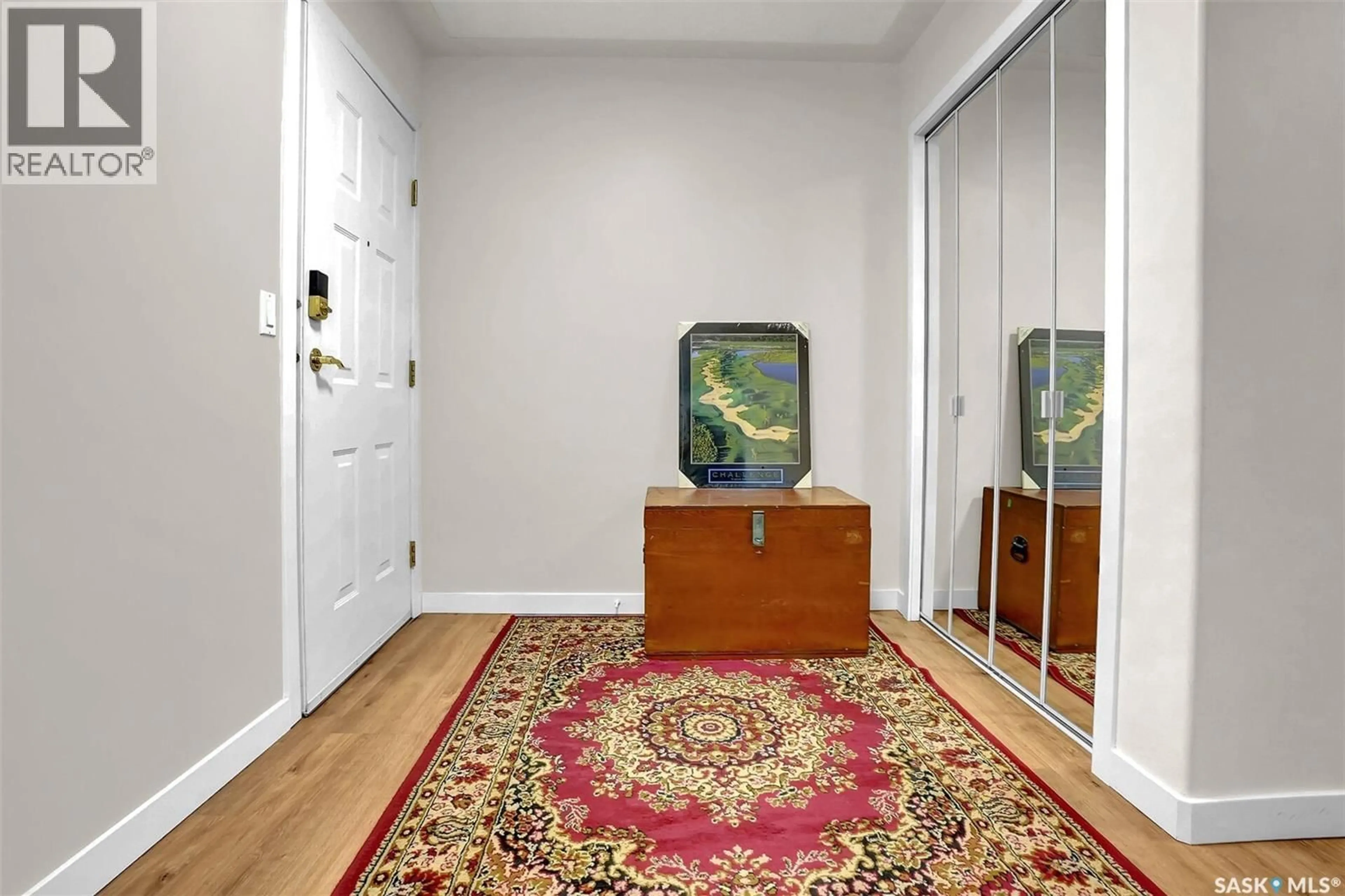 Indoor foyer for 101 - 2217 ANGUS STREET, Regina Saskatchewan S4T2A3