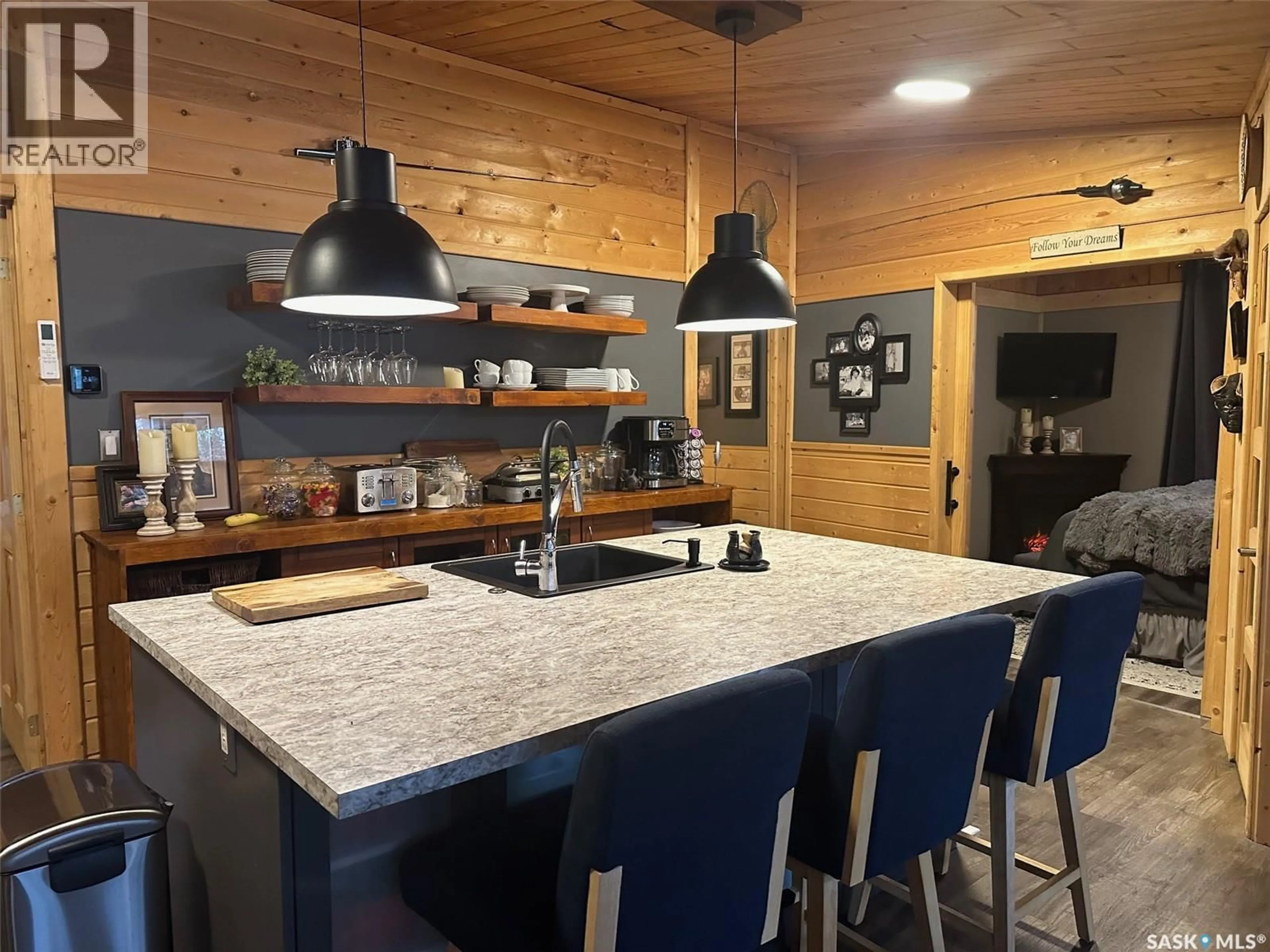 Open concept kitchen, unknown for 20 FOX STREET, Missinipe Saskatchewan S0J1L0